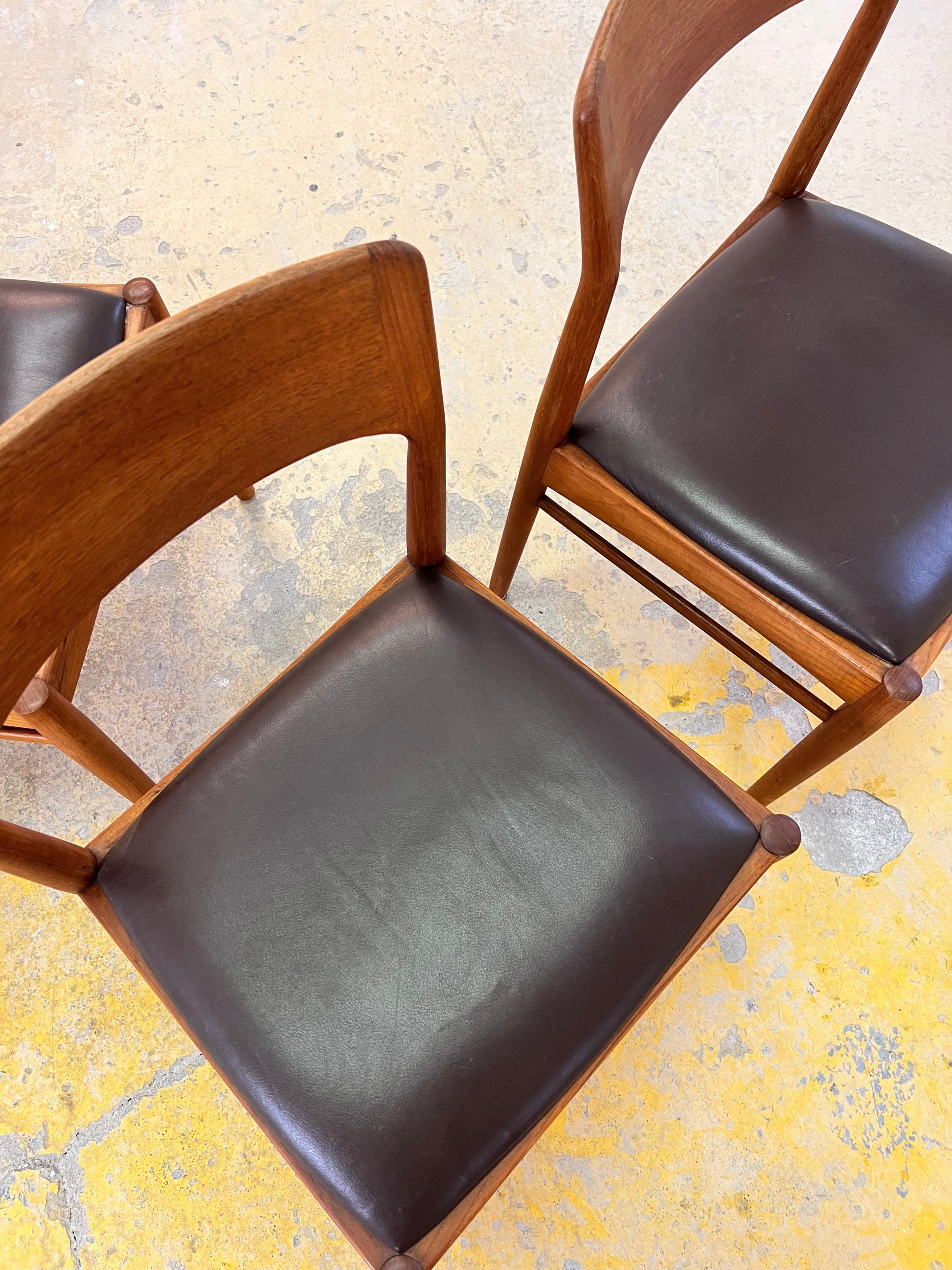 Vintage Polsterstuhl Set von 4 von Henning Kjærnulf für Korup Stolefabrik