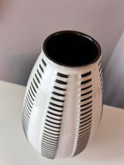 Vintage Vase Alaska A4 by Goldscheider Keramik white black