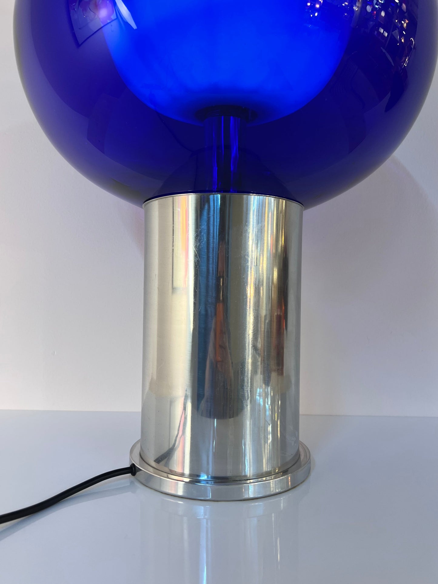 Vintage Tischlampe mit doppelwandigem Glasschirm in Königsblau von Doria