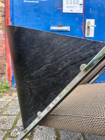 Sessel Mondi grau schwarz Chrom von Jouko Järvisalo für Inno Interior Oy