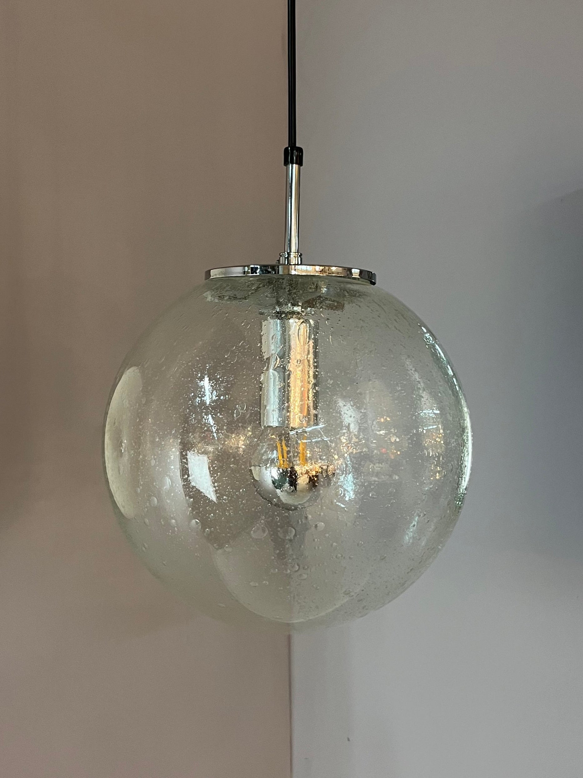 Vintage Kugellampe Einschlussglas Chrom von Glashütte Limburg