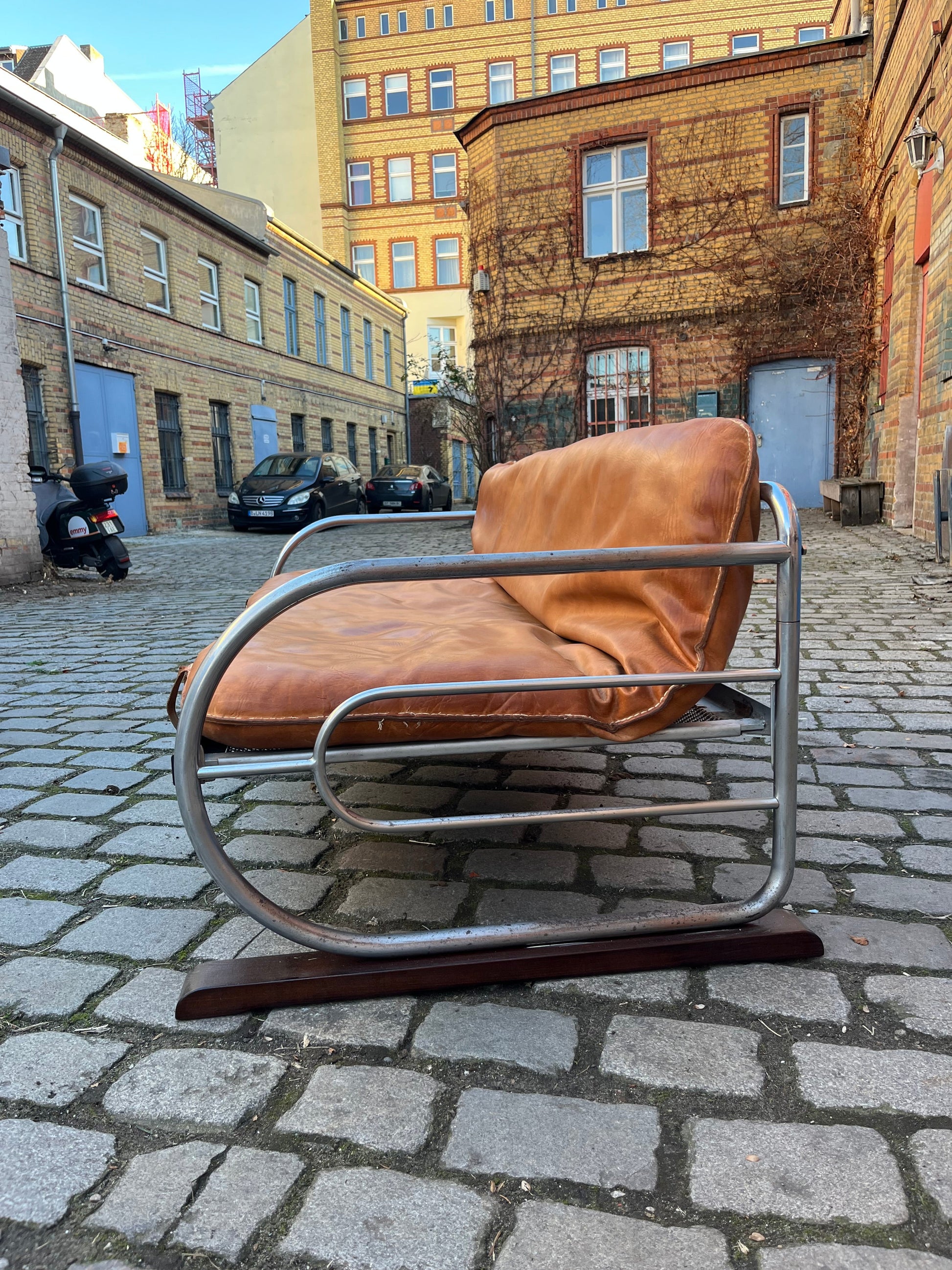 Vintage Kufensofa von Hynek Gottwald