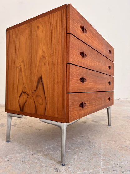 Vintage Kommode aus Teak mit neuen Chromfüßen von H. W. Klein für Bramin
