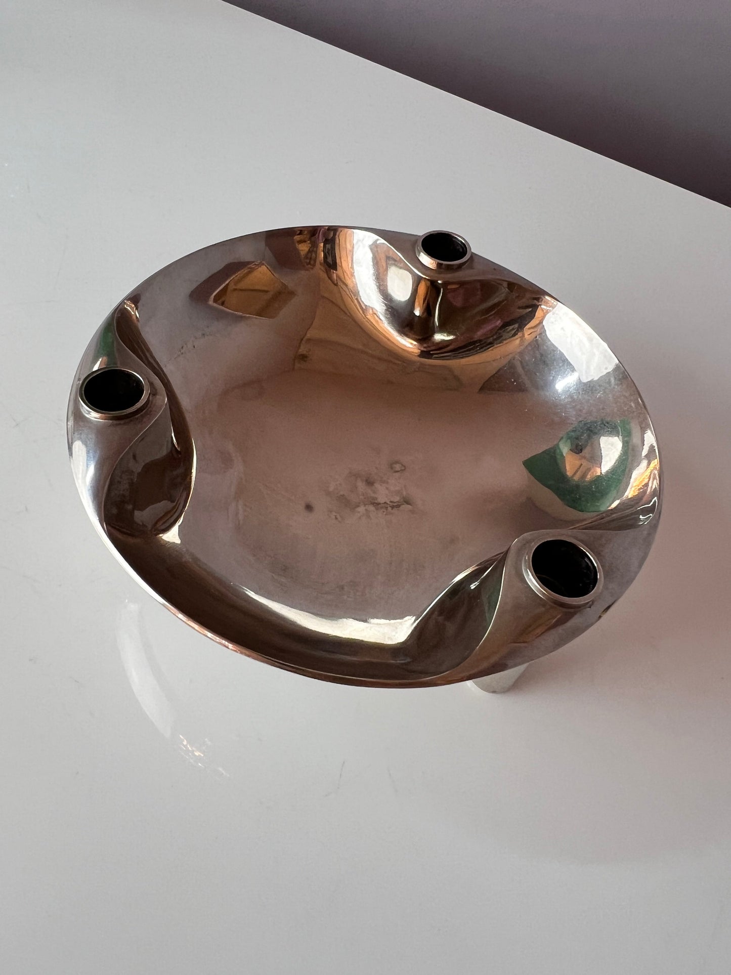 Schale von Stoff und Nagel