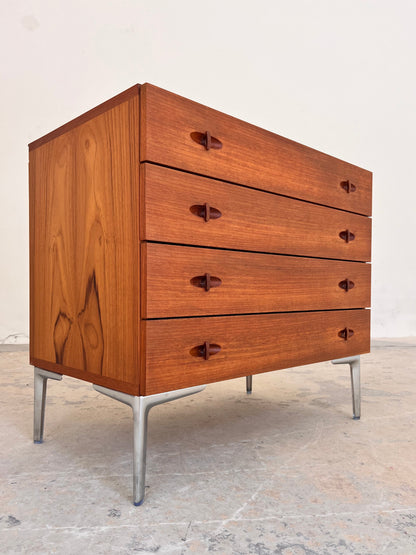 Vintage Kommode aus Teak mit neuen Chromfüßen von H. W. Klein für Bramin