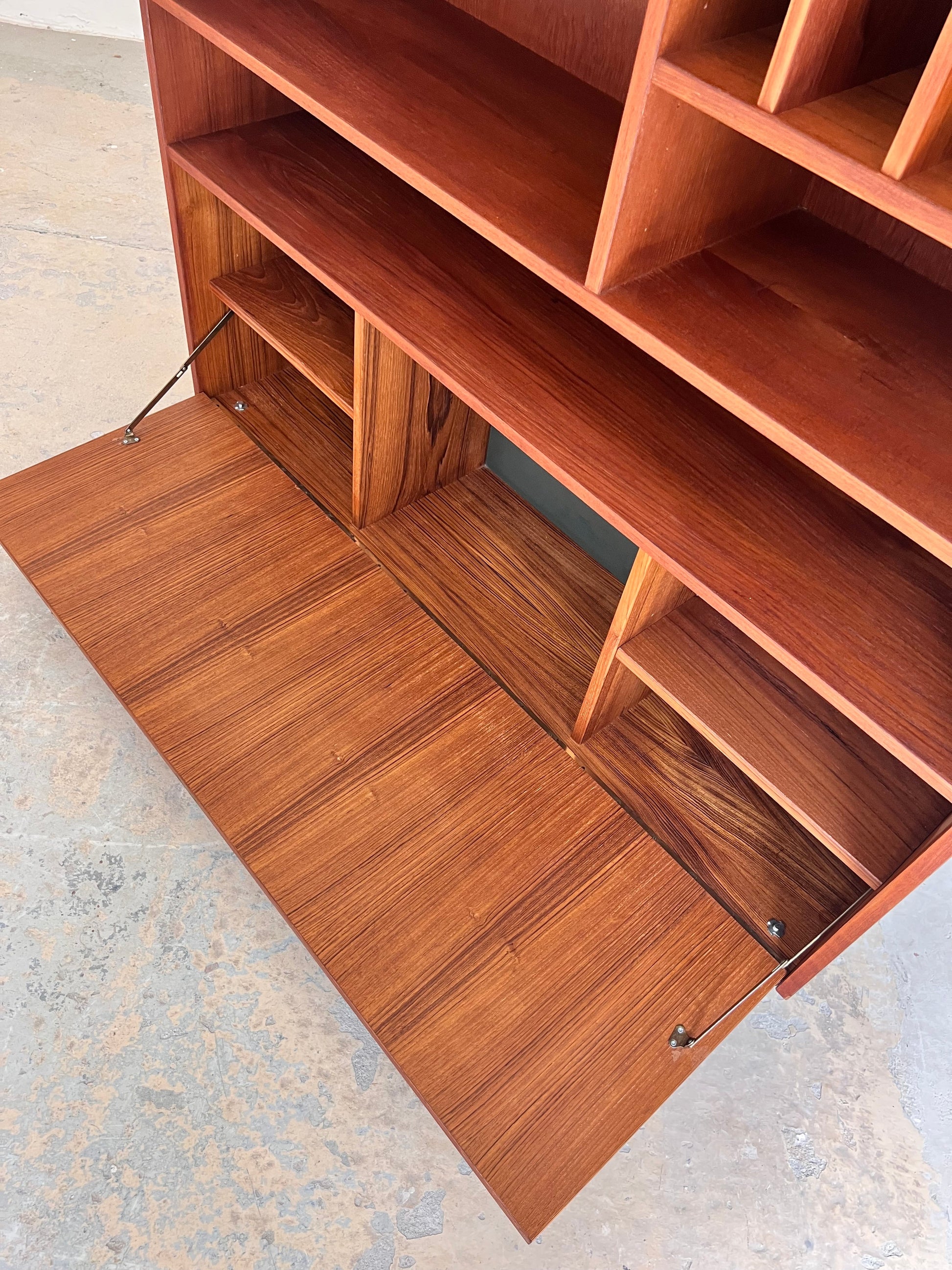 Vintage Bücherregal mit Klappfach Teak aus Dänemark