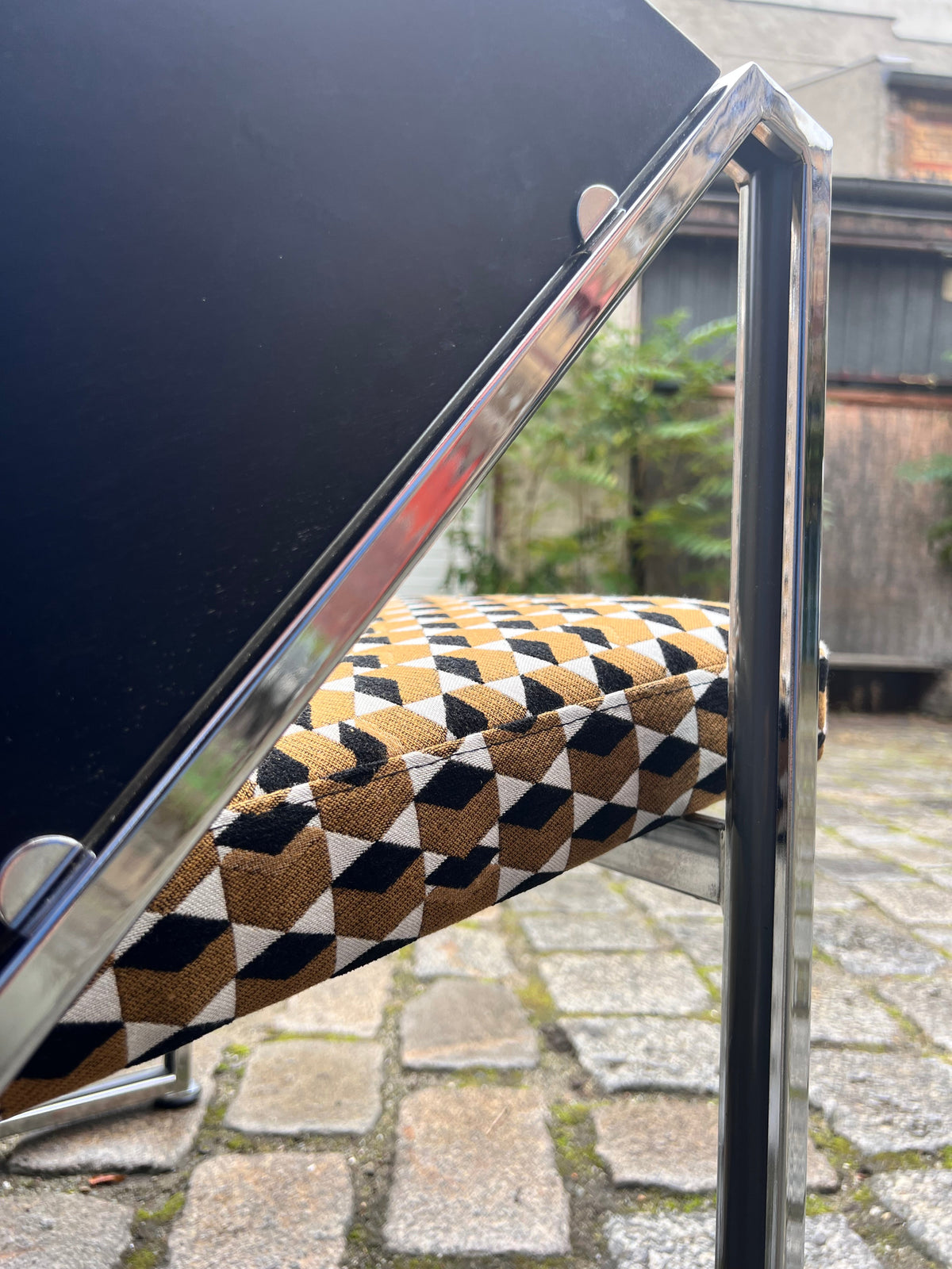 Sessel Mondi braun schwarz Chrom von Jouko Järvisalo für Inno Interior Oy