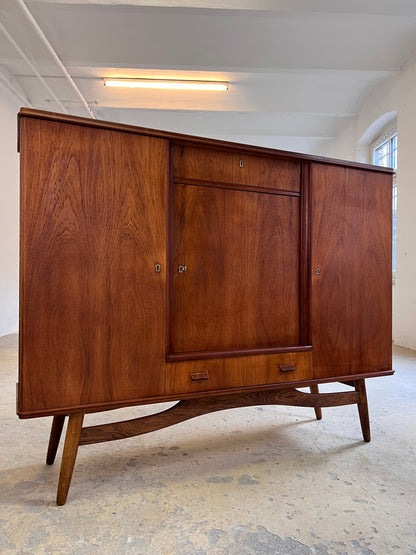 Vintage Kommode aus Teak aus Dänemark refurbished braun rotstichig Teakholz Metall
