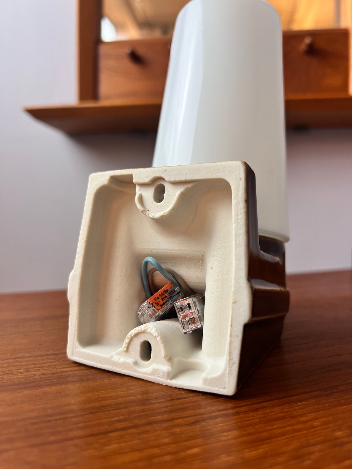 Wandlampe Modell 6080 braun von Sigvard Bernadotte für Ifö