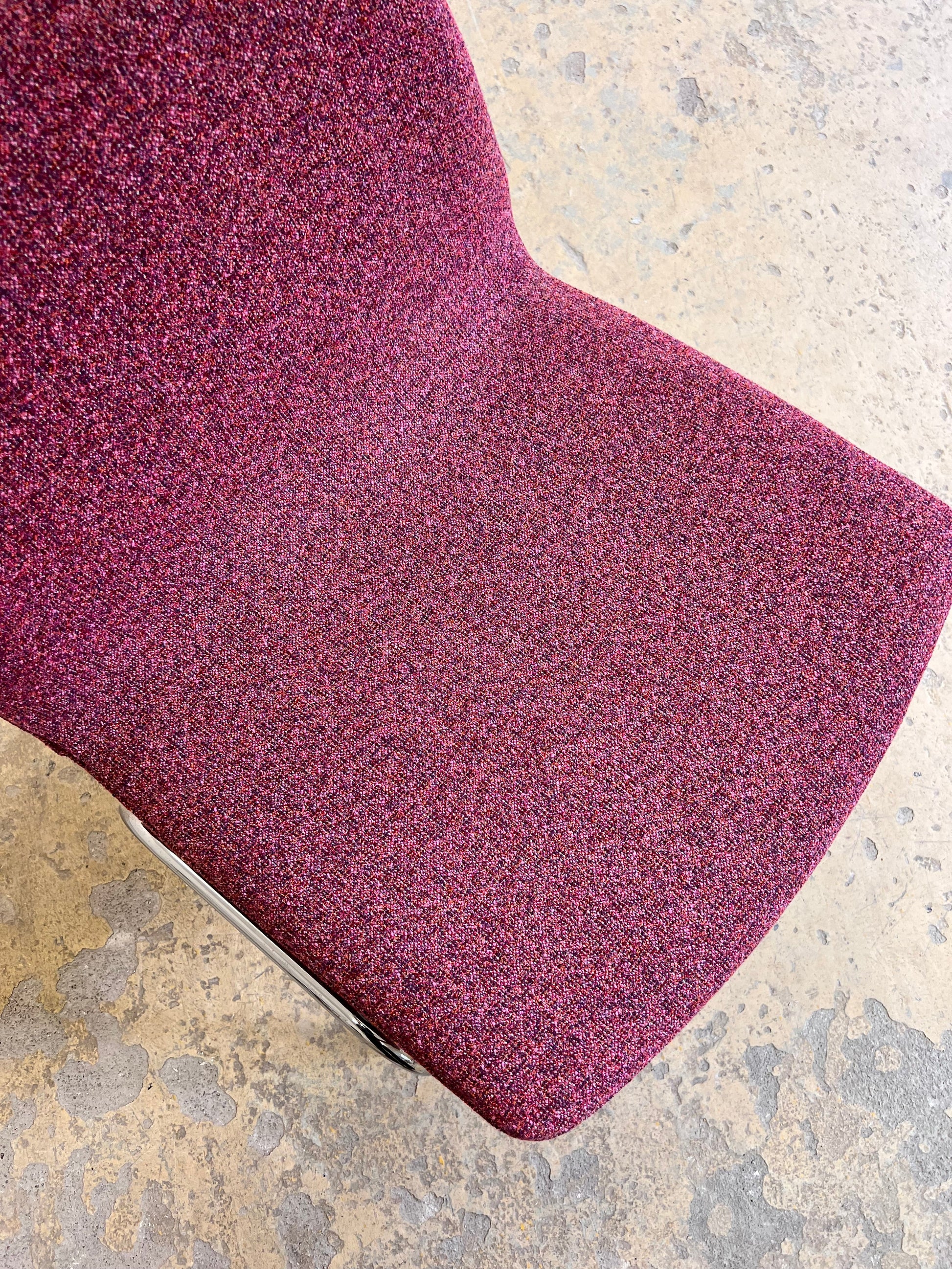 Vintage Sessel Lufthavnsstol von Anden Arkitekt für Duba Møbelindustri brombeer-pink Chrom