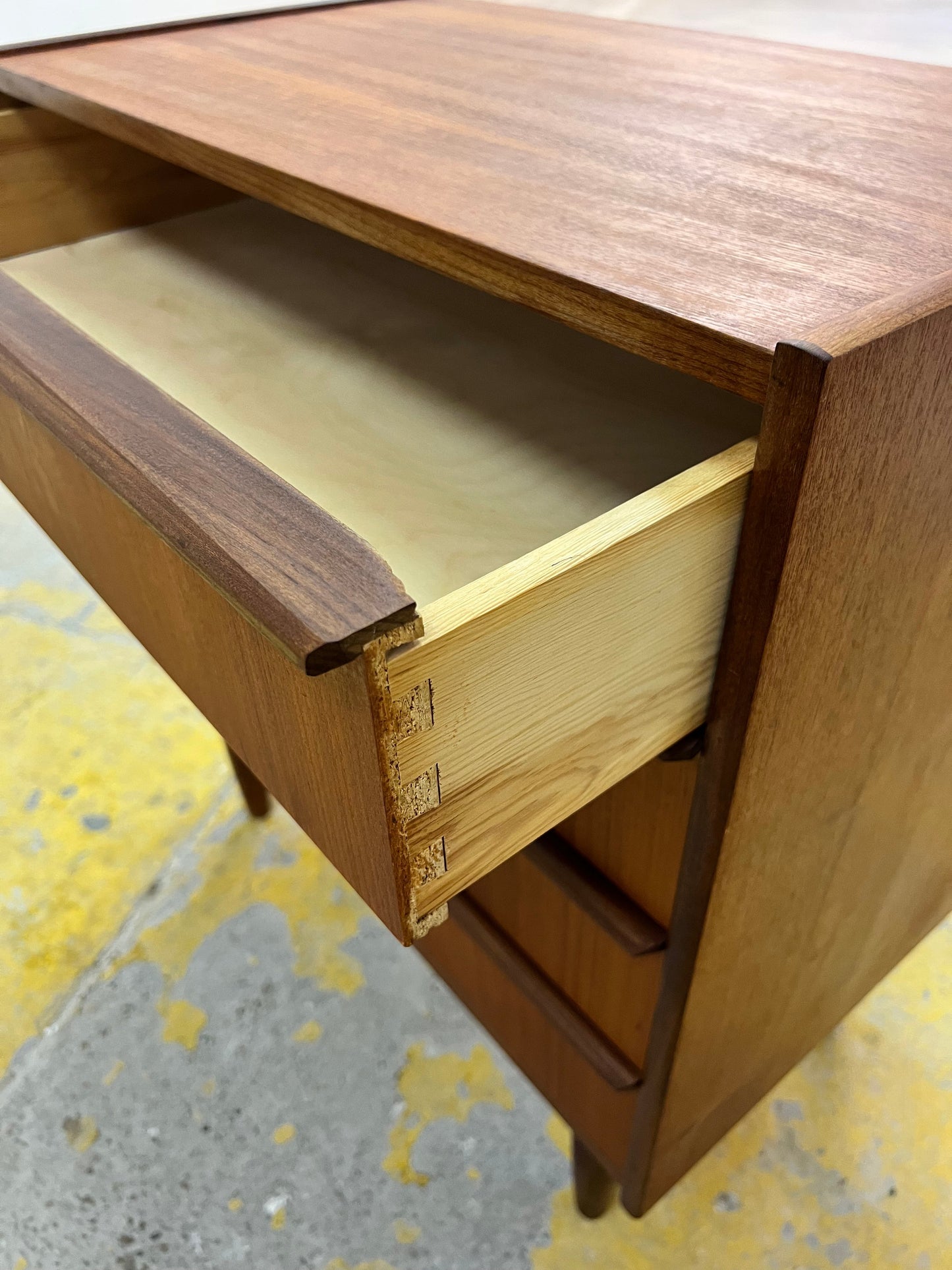 Vintage Kommode Teak mit Schloss aus Dänemark