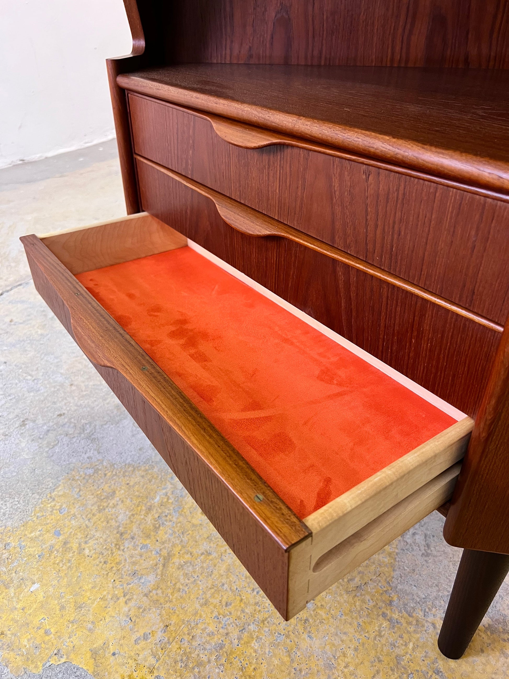 Vintage Eckschrank Teak mit Minibar aus Dänemark