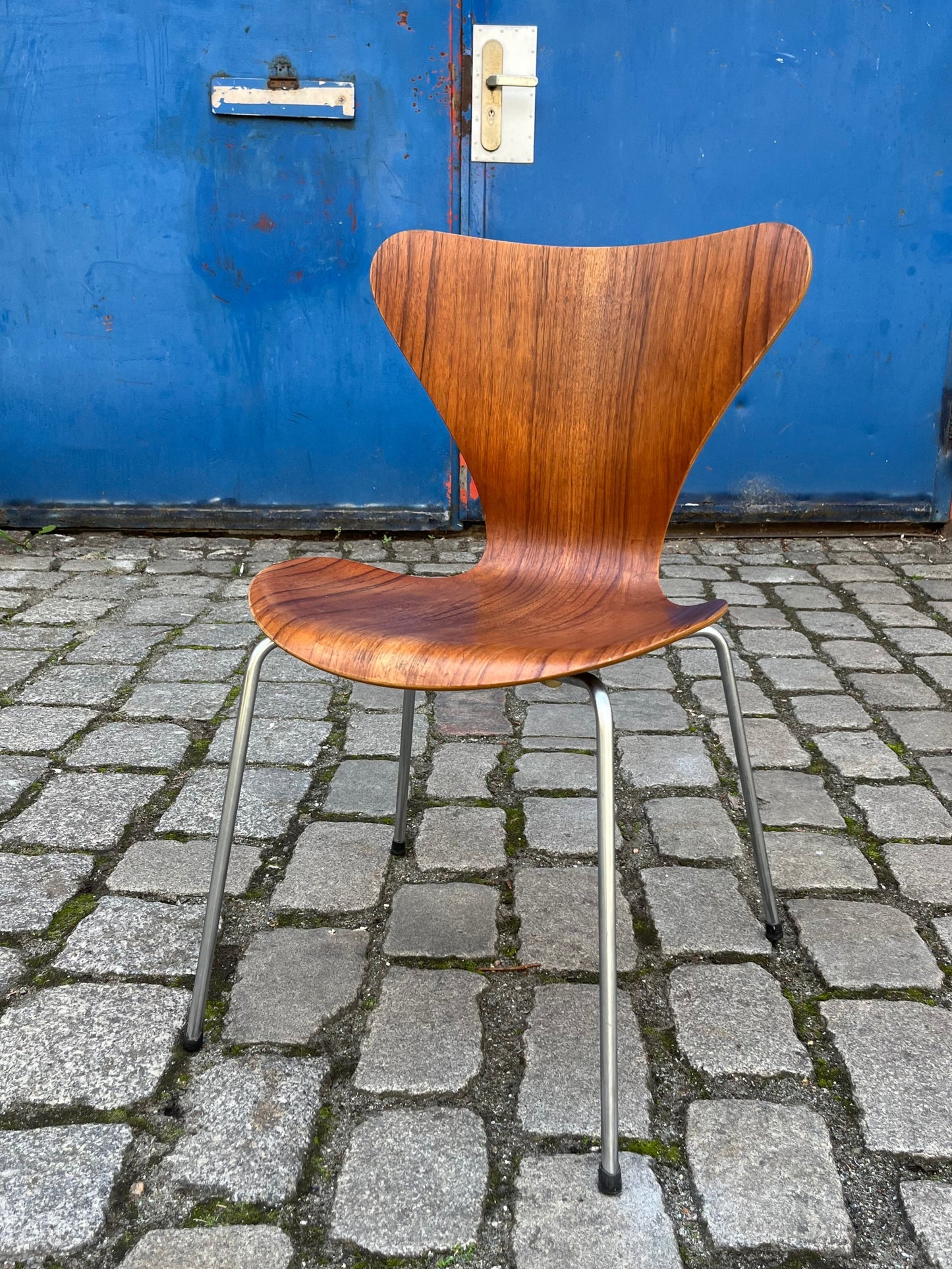 Vintage chair Series 7 walnut by Arne Jacobsen for Fritz Hansen