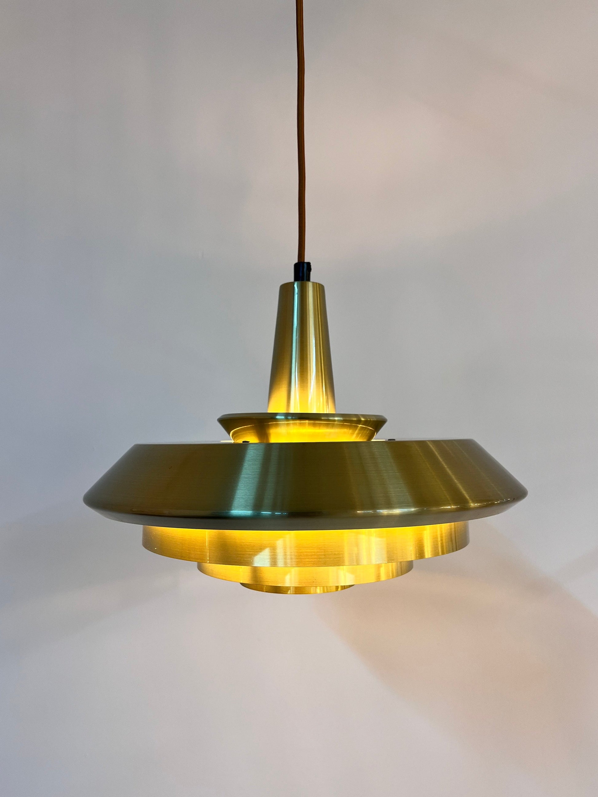 Vintage Lamellenlampe Gold aus Dänemark