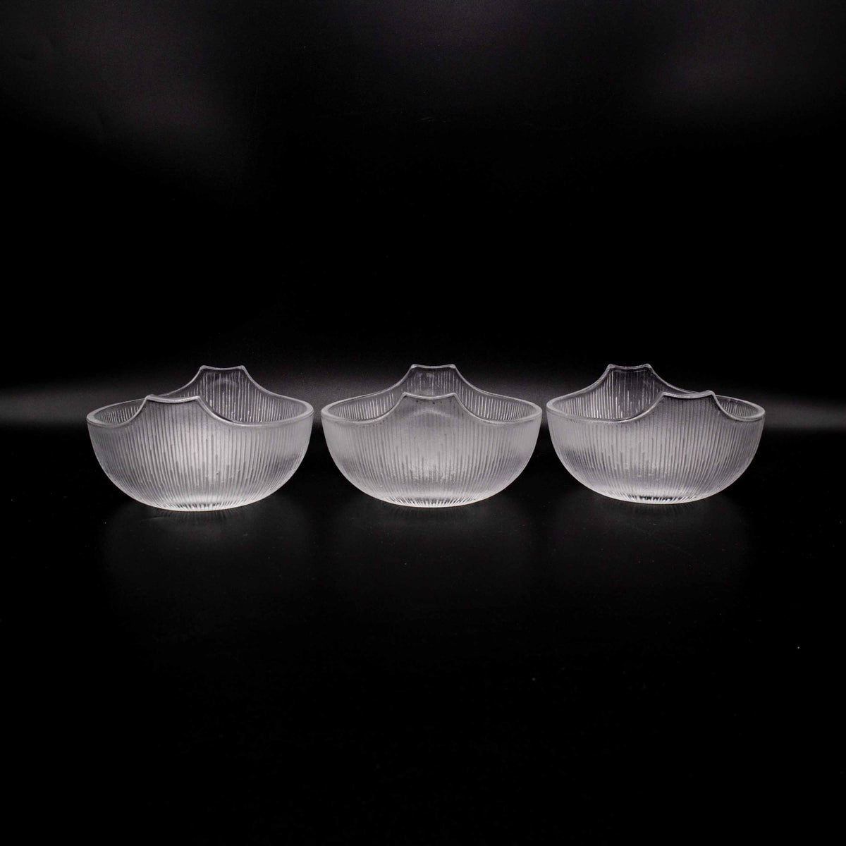 Großes 8er Schüssel Set von Hoya Crystal, Einzelansicht 3 mittlere Schüsseln, Seitenansicht