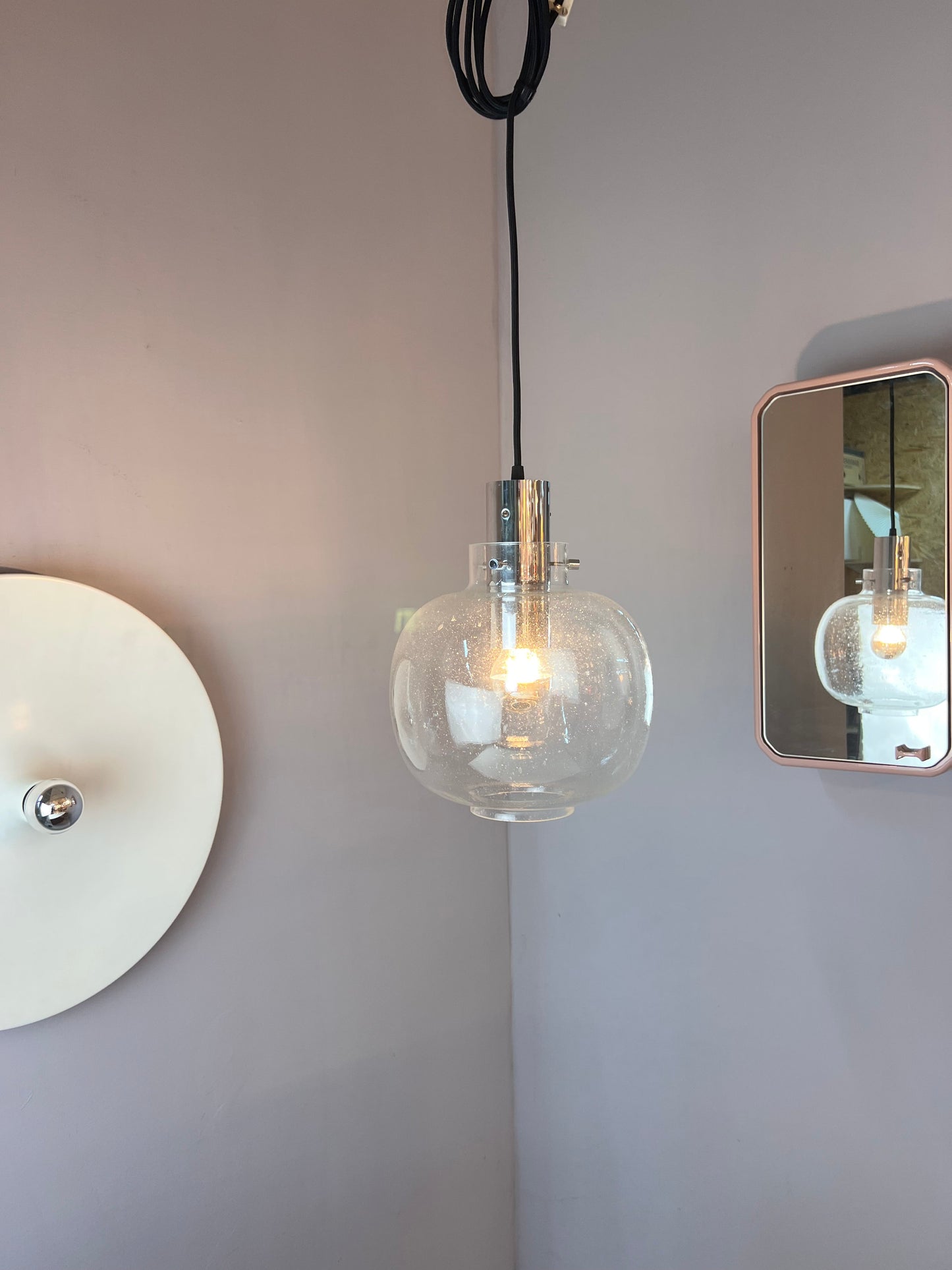 Vintage Hängelampe Glas Chrom von Glashütte Limburg