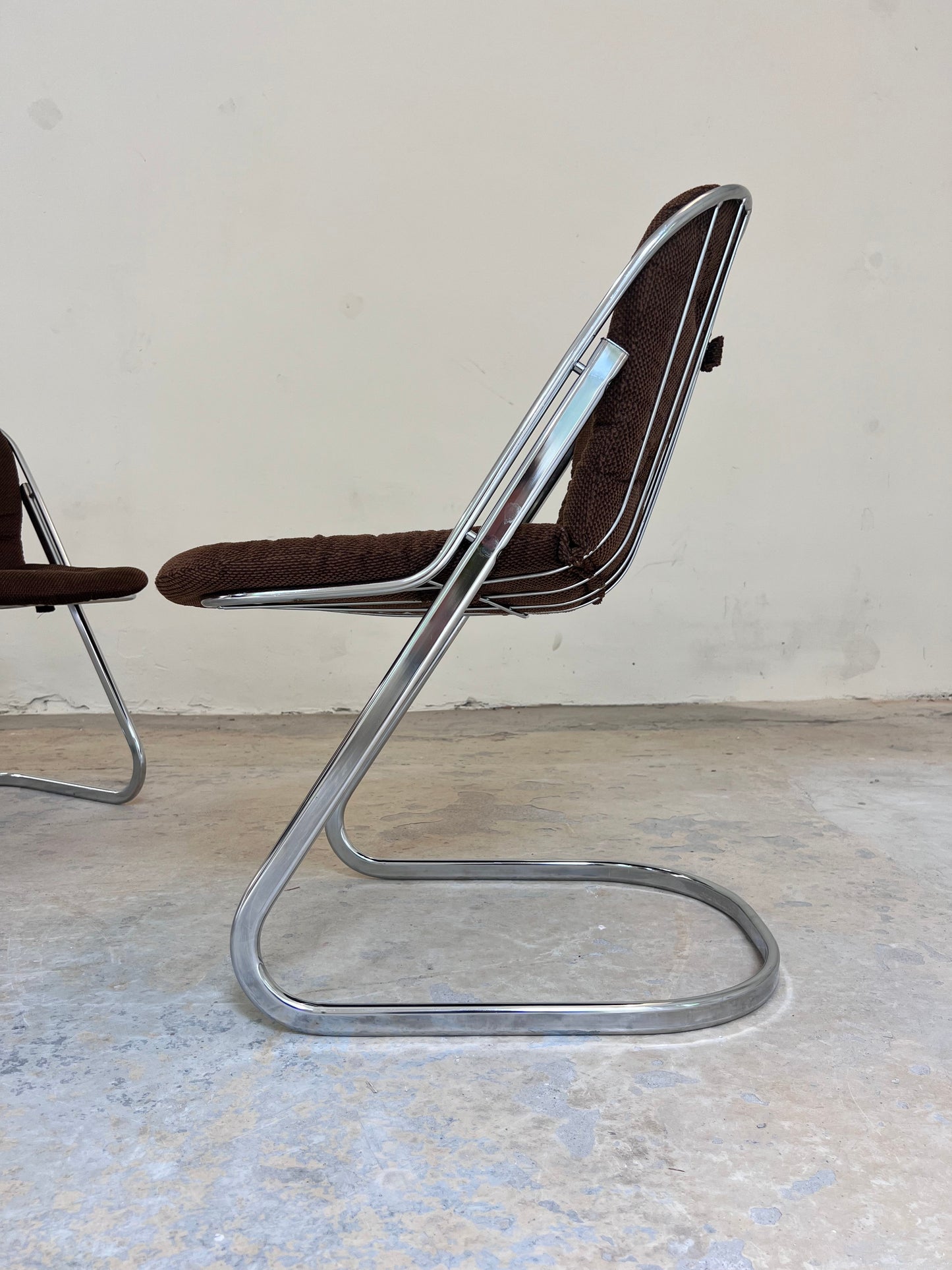 Vintage Freischwinger Chrom mit braunem Polster von Gastone Rinaldi