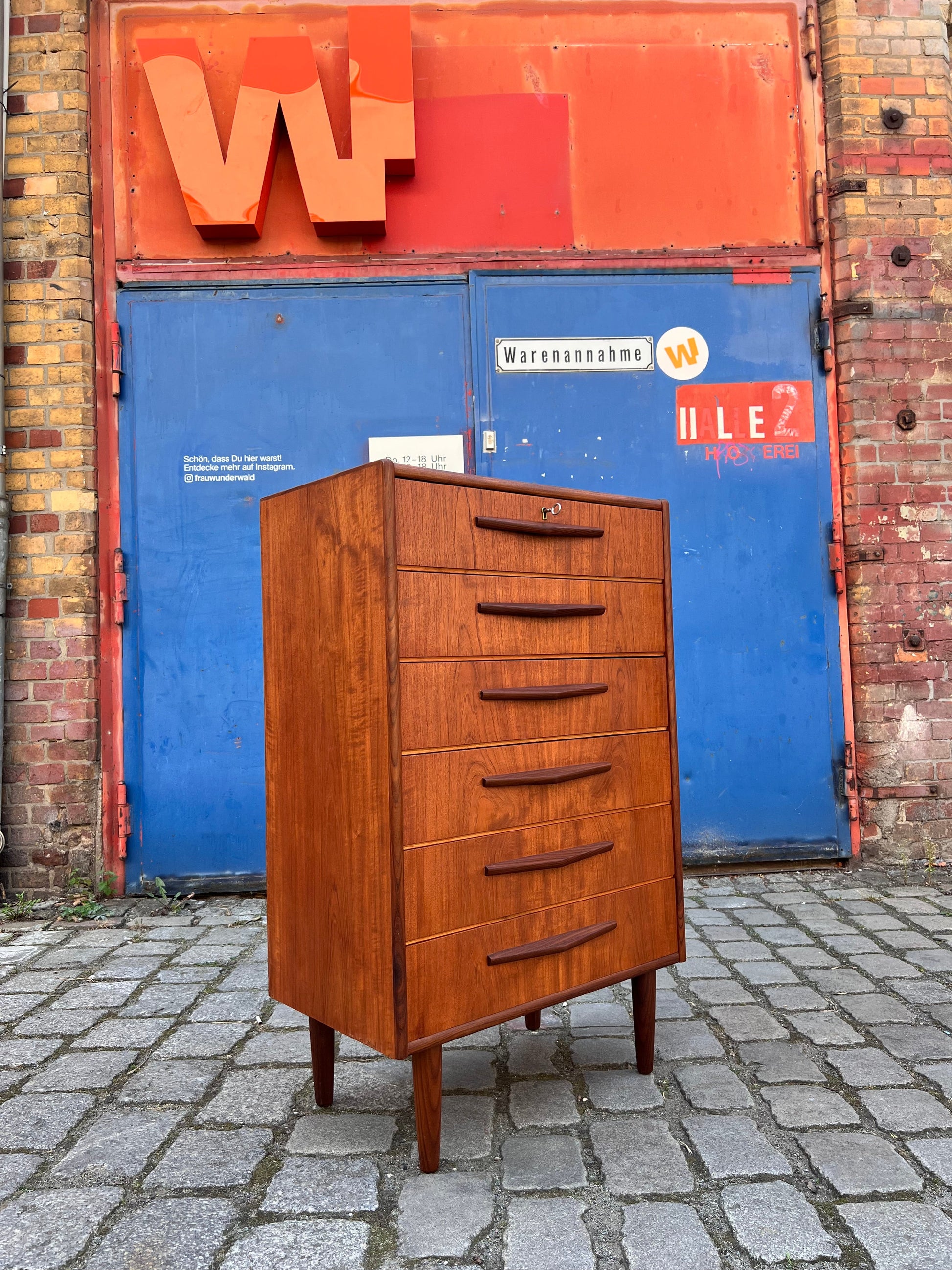 Vintage Kommode Teak mit Schloss aus Dänemark