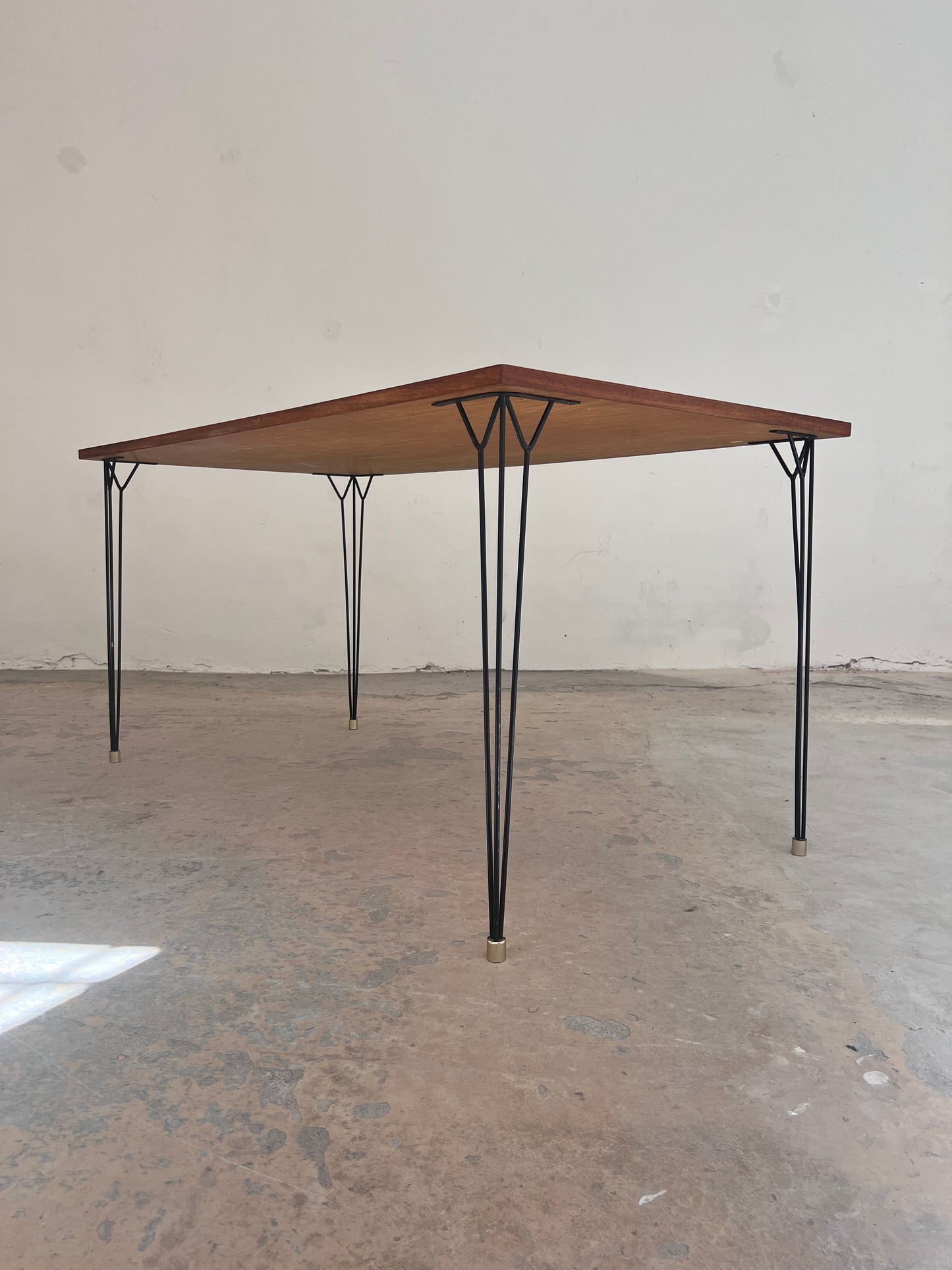 Vintage Esstisch Teak mit originalen Hairpin Legs