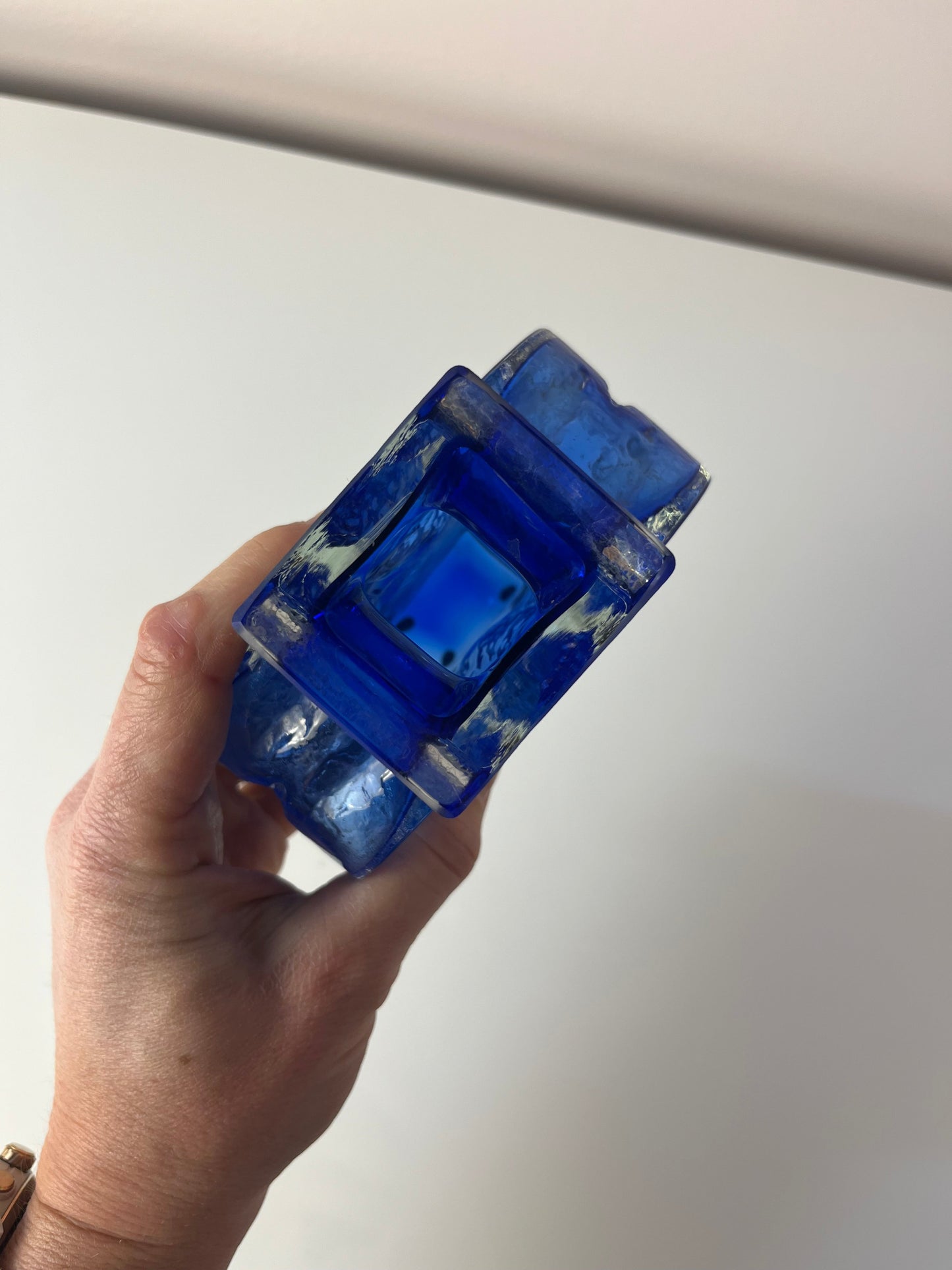 Vintage Vase von Ingrid Glas blau mit Gravur