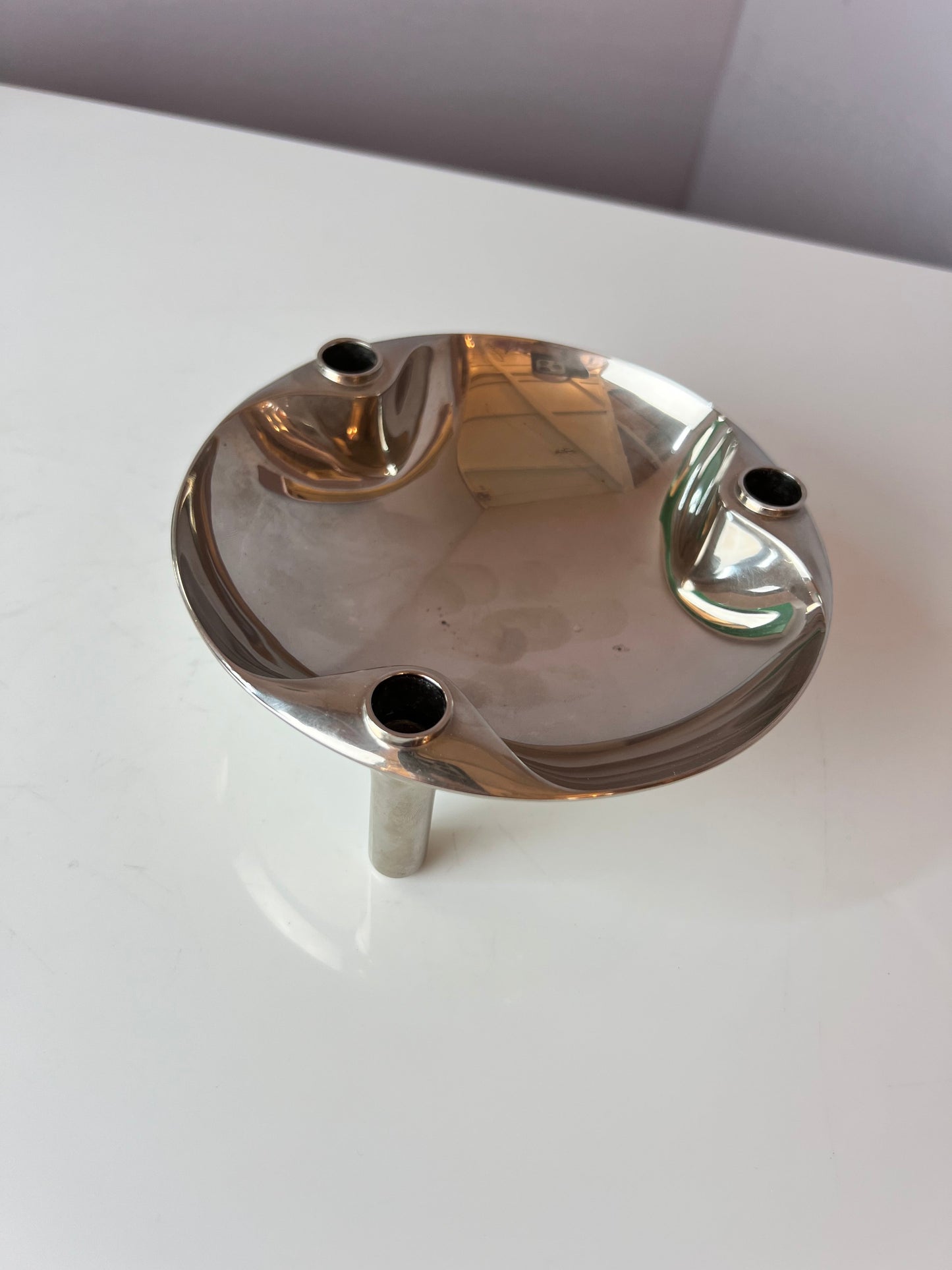 Schale von Stoff und Nagel