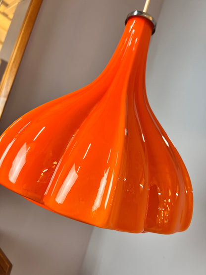 Lampe fleur vintage en verre orange par Peill+Putzler