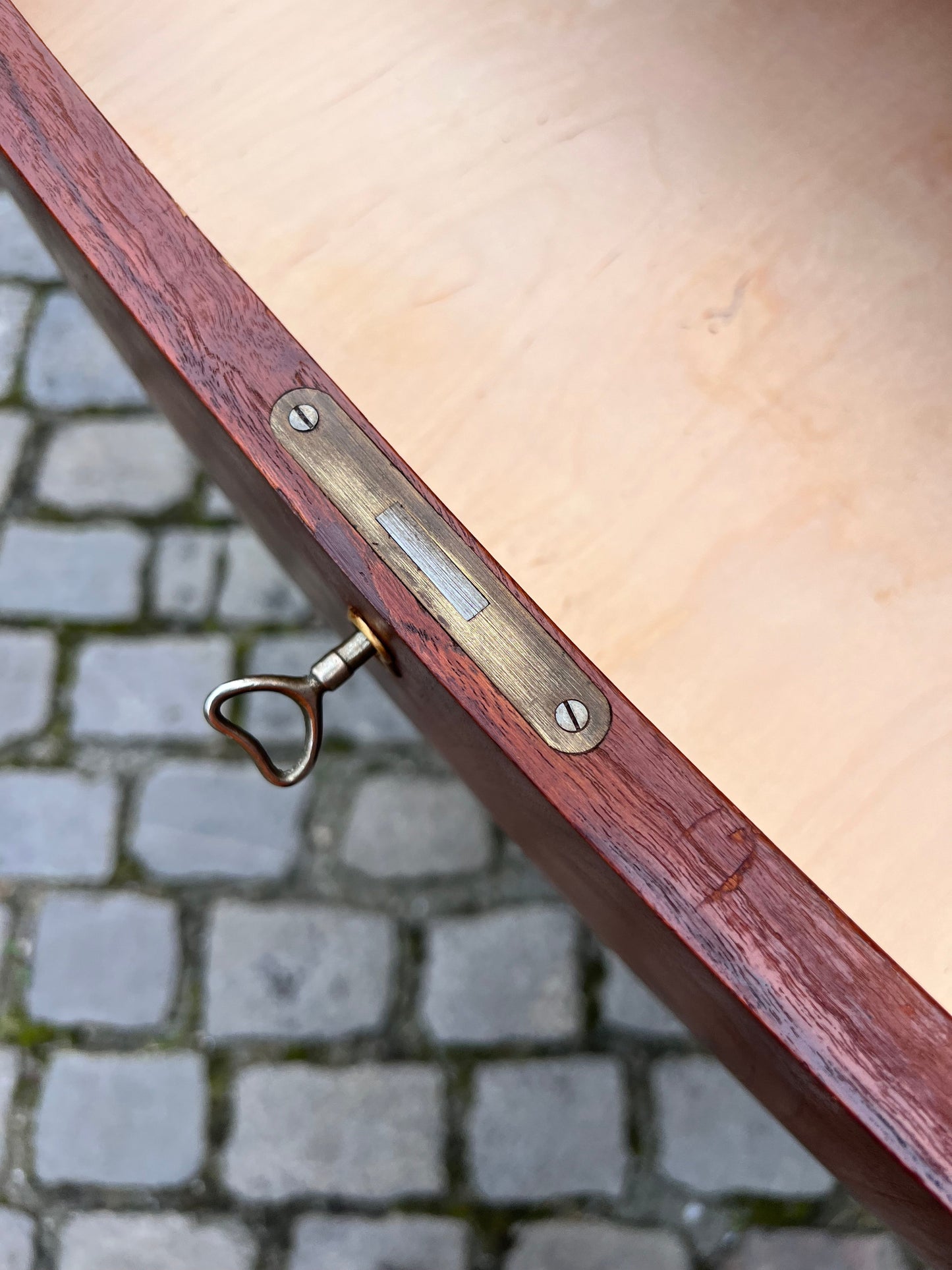 Vintage Kommode Teak gerundete Front Dänemark