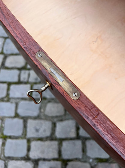 Vintage Kommode Teak gerundete Front Dänemark