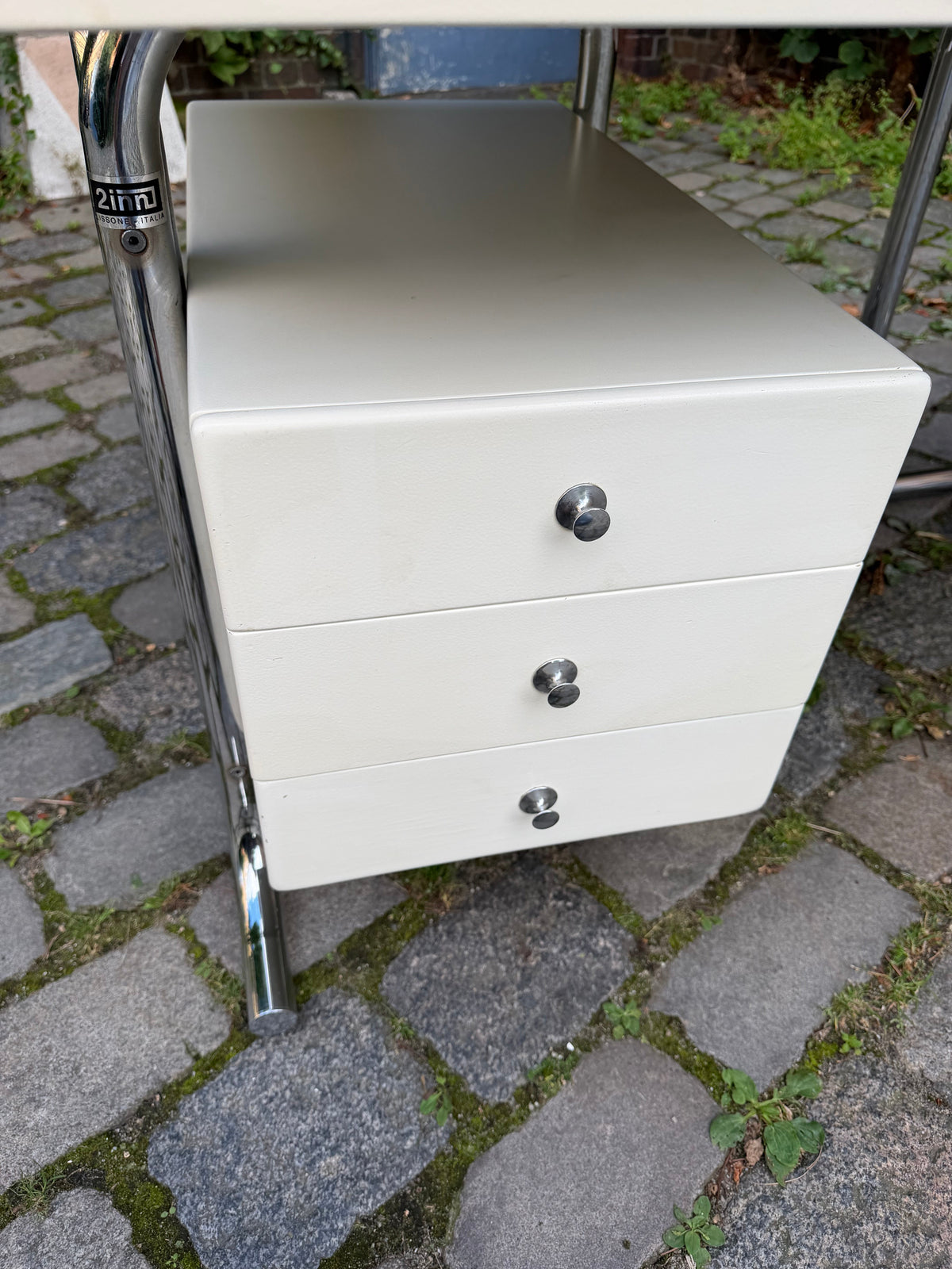 Vintage Schreibtisch Fiberglas und Chrom von 2 INN