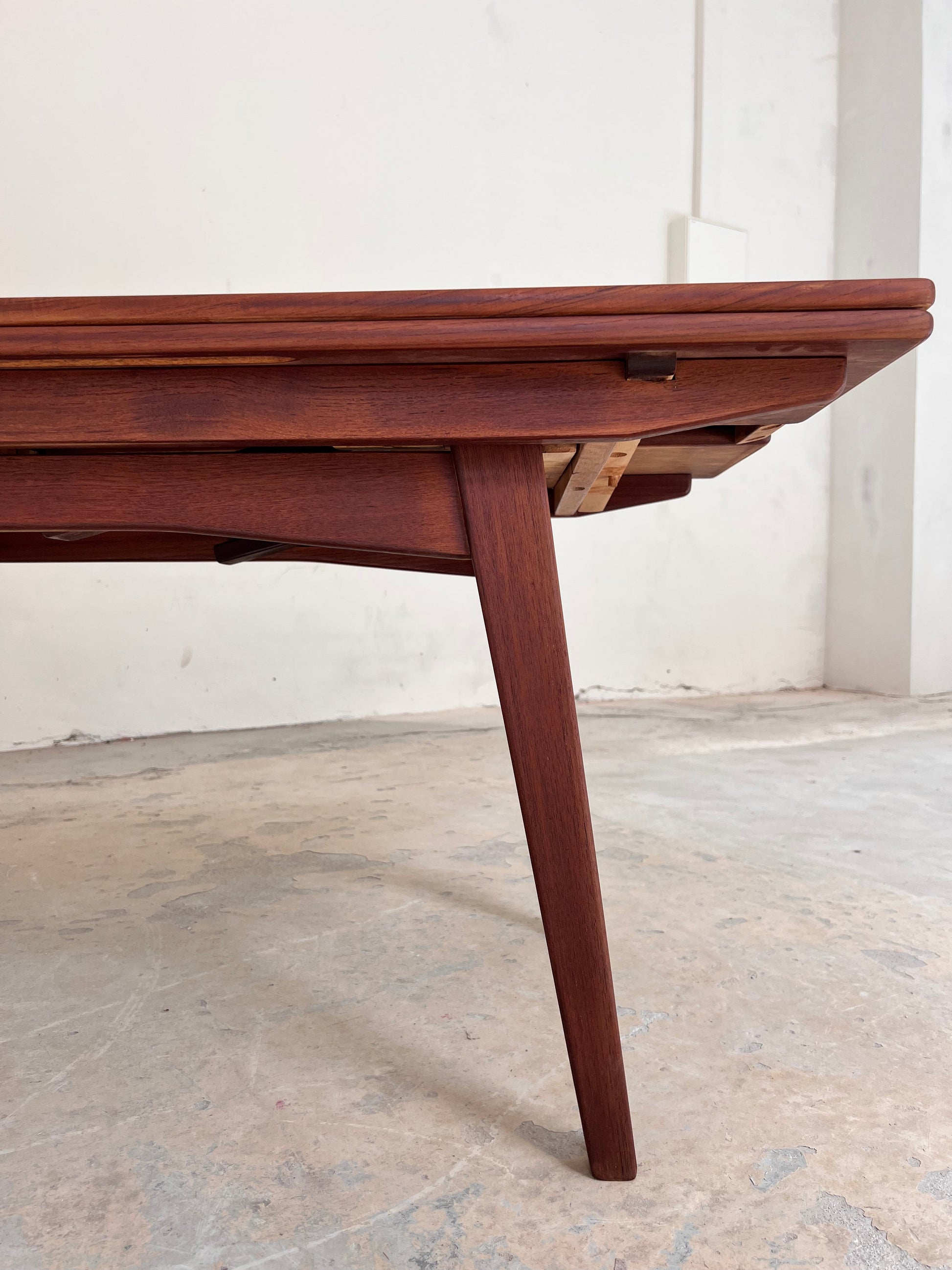 Vintage höhenverstellbarer Couchtisch Teak mit Auszügen aus Dänemark