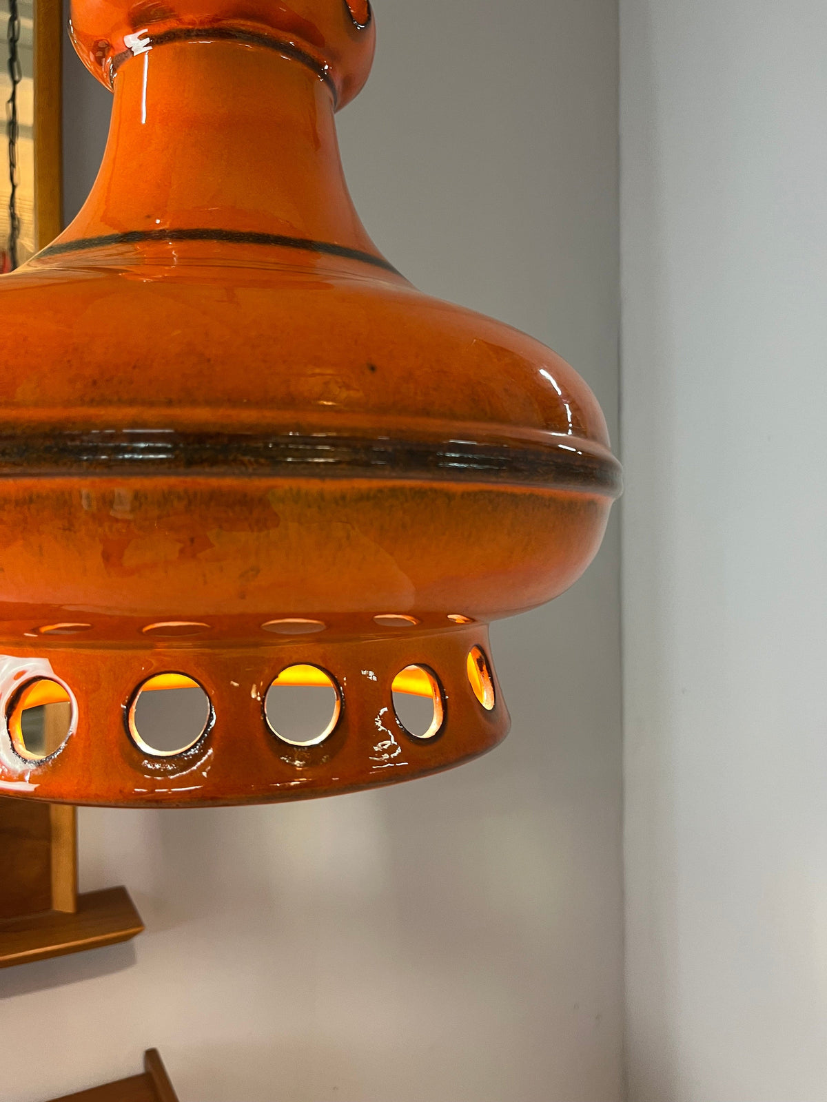 Vintage Keramiklampe orange mit Kette aus Westdeutschland