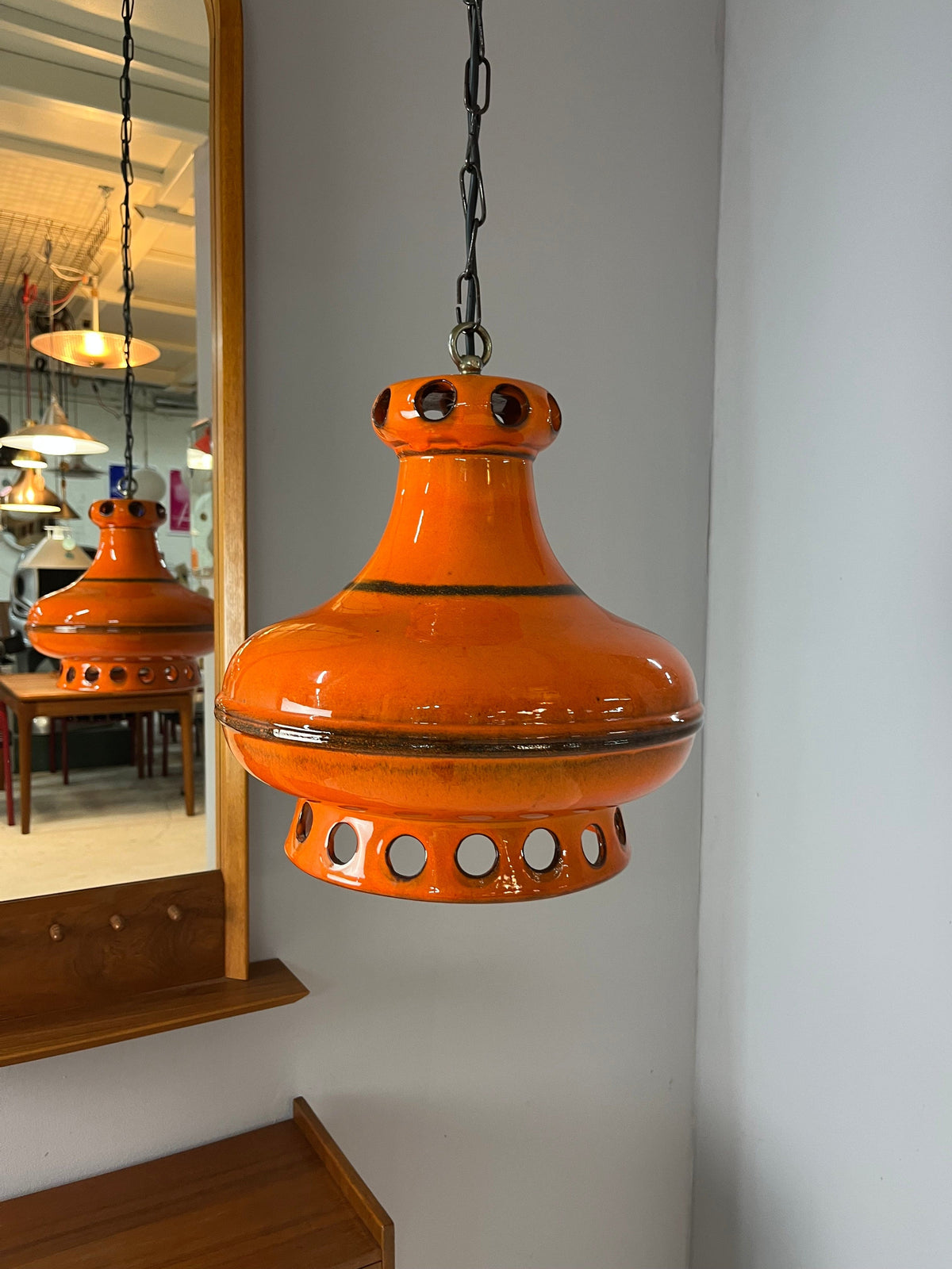 Vintage Keramiklampe orange mit Kette aus Westdeutschland