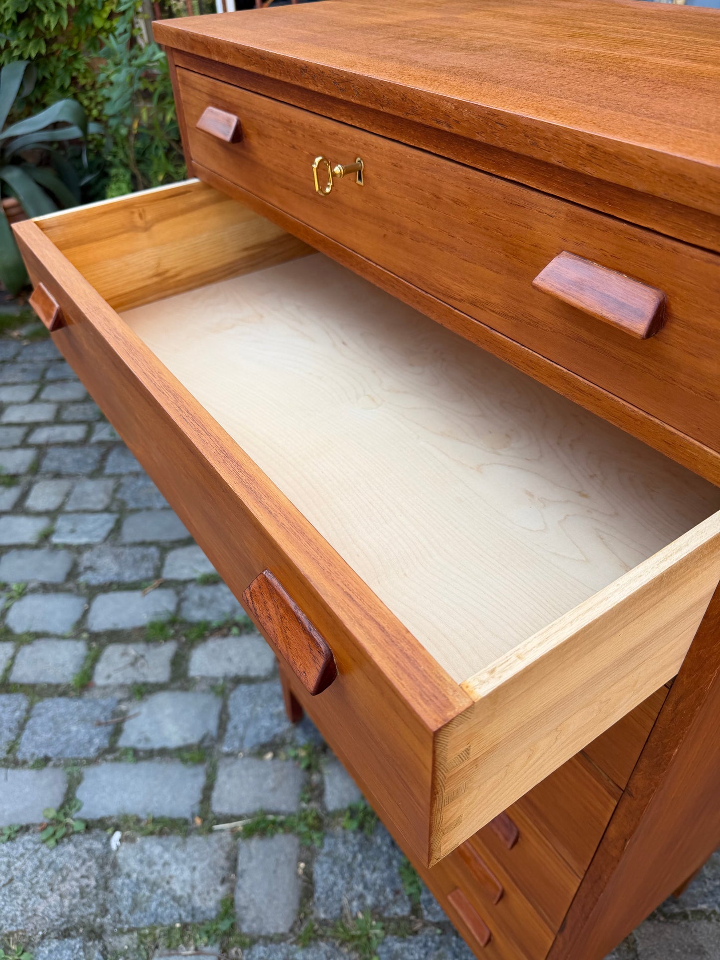 Vintage Tallboy Kommode aus Teak, Dänemark