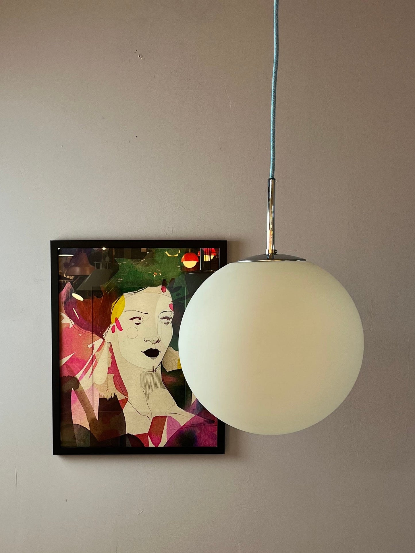 Vintage Kugellampe weiß Chrom von Glashütte Limburg