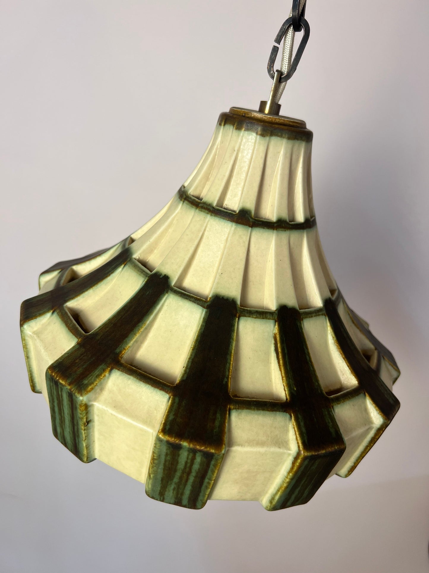 Vintage Hängelampe Keramik creme und grün mit Kette und Baldachin