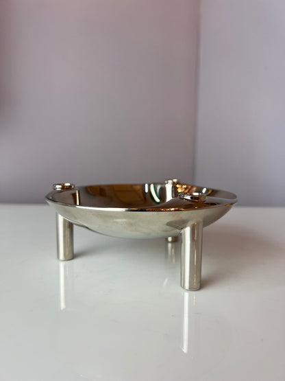 Ashtray made of fabric and nail