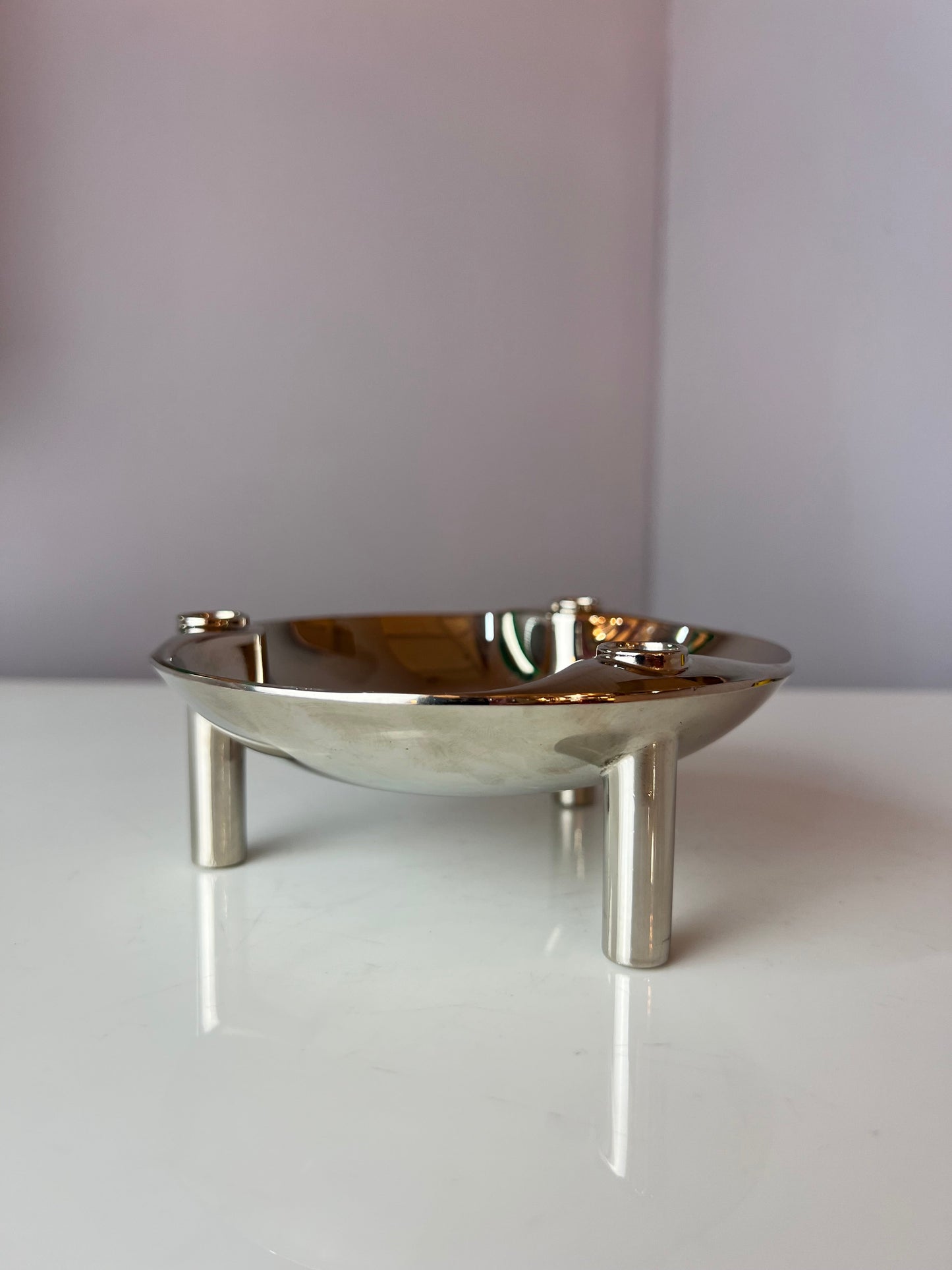 Ashtray made of fabric and nail