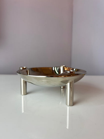 Ashtray made of fabric and nail