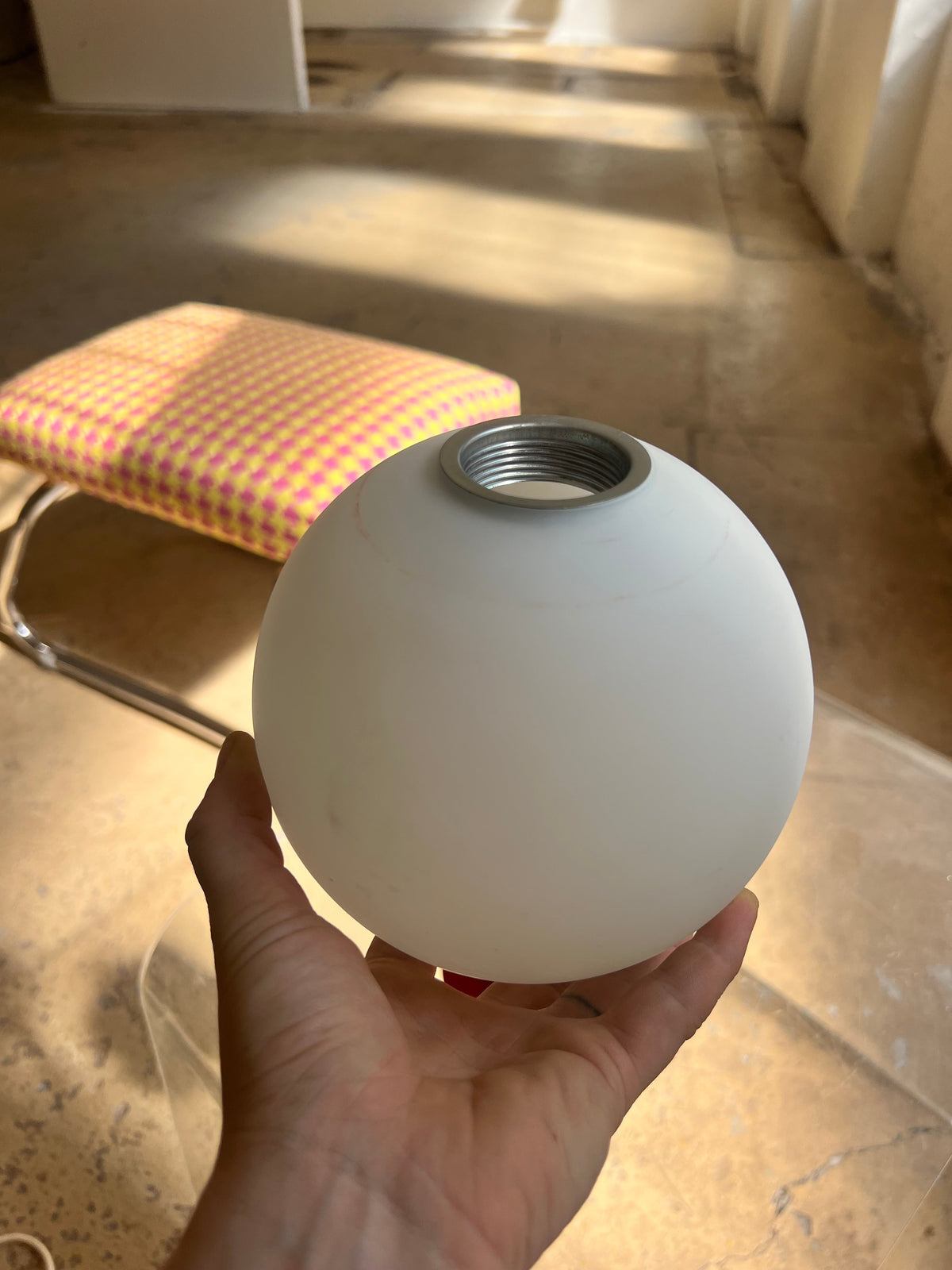 Lampe de table vintage en verre opale rouge par Temde