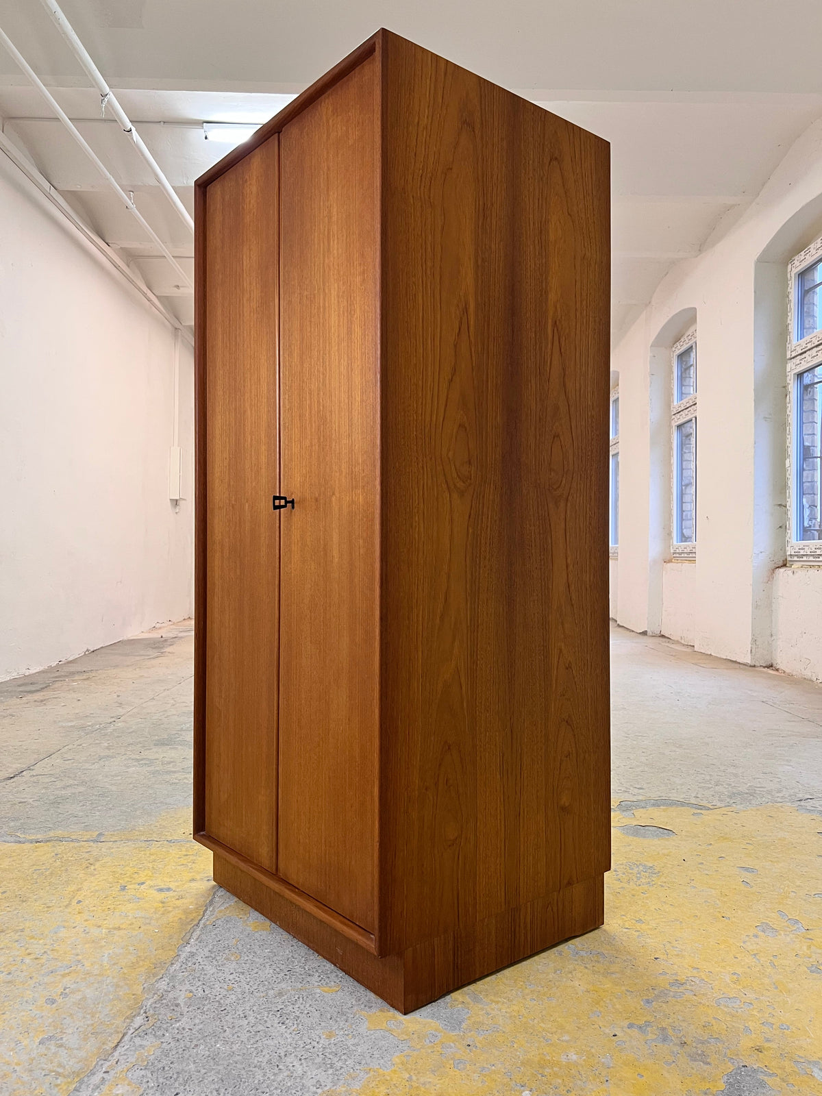 Vintage Kleiderschrank Typ 2994 von rt Möbel aus Teak