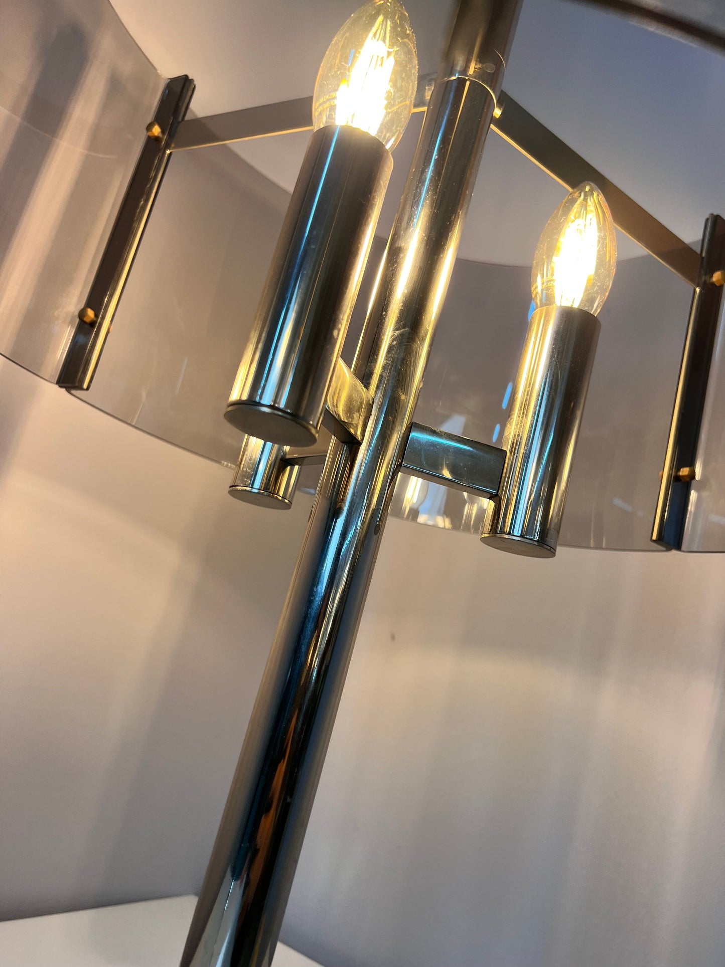 Vintage Tischlampe Chrom und Rauchacryl