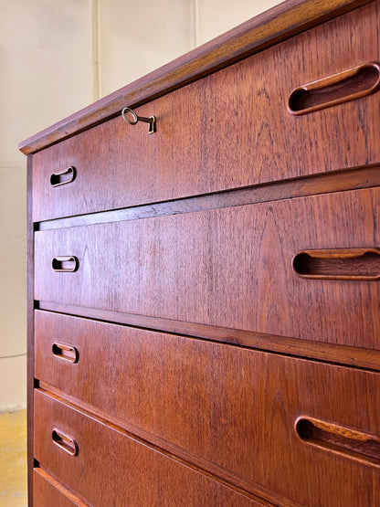 Vintage Kommode Teak mit Schloss aus Dänemark