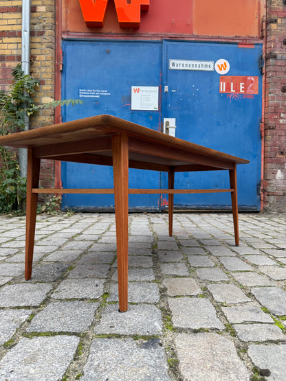 Vintage Couchtisch Teak mit Ablage aus Dänemark