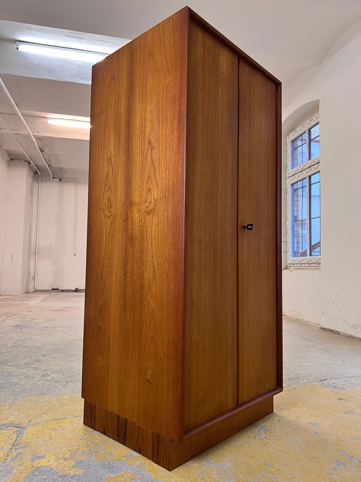 Vintage Kleiderschrank Typ 2994 von rt Möbel aus Teak