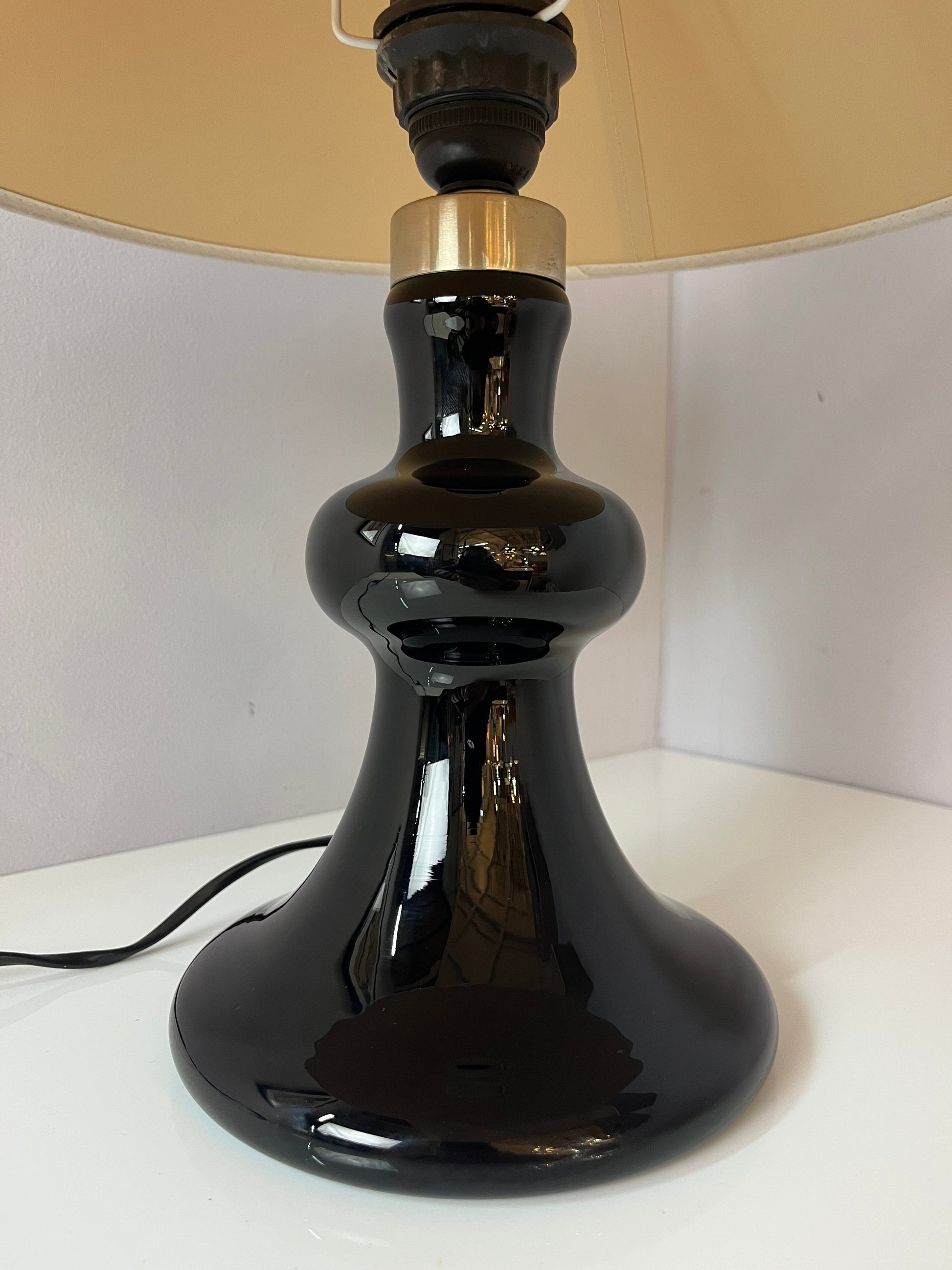 Vintage Tischlampe Backgammon von Holmegaard opal schwarz