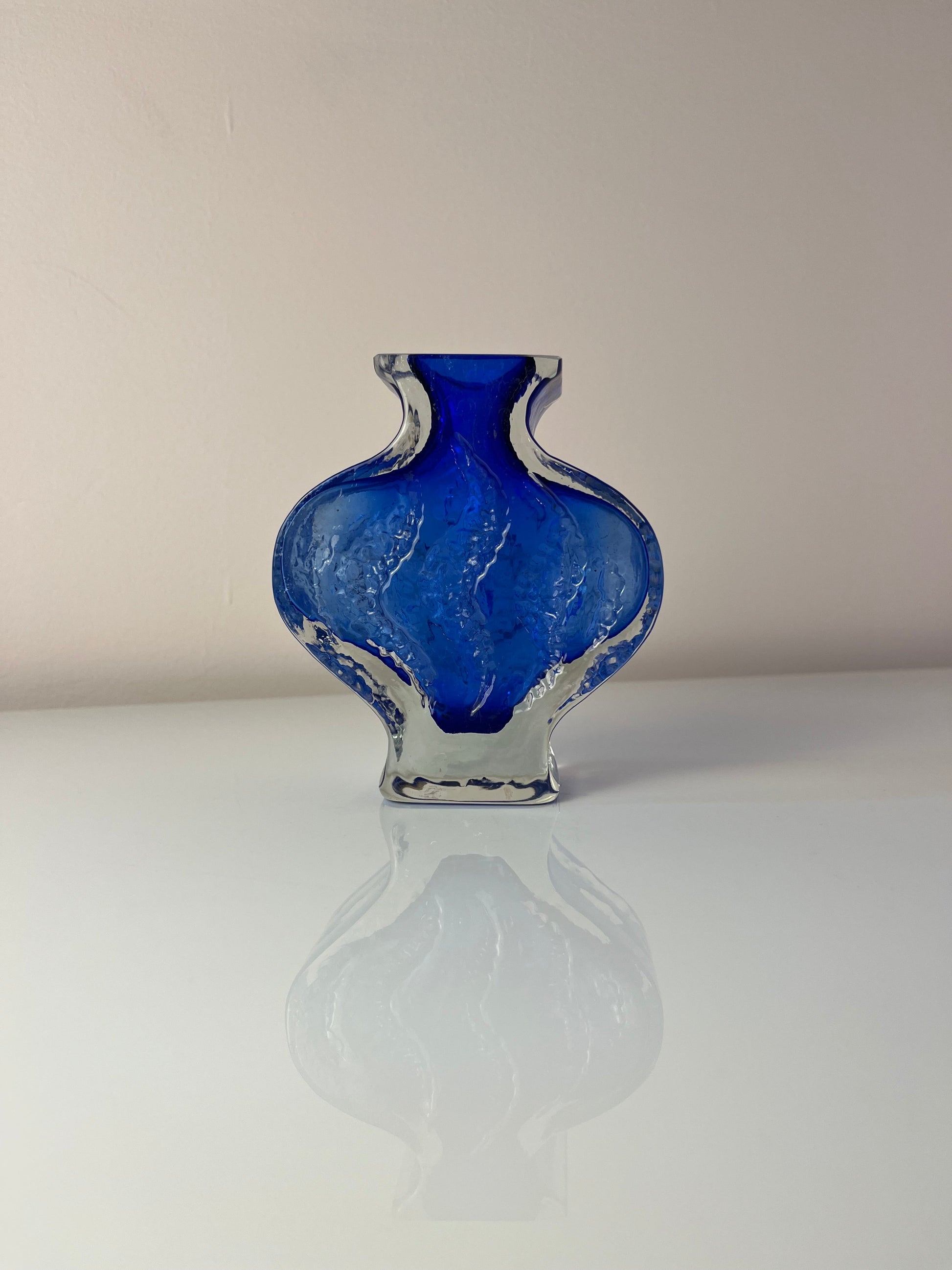 Vintage Vase von Ingrid Glas blau mit Gravur