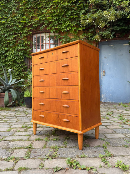 Vintage Kommode Teak mit Muschelgriffen aus Dänemark