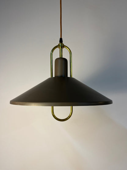 Vintage Hängelampe braun mit Messingbügel von Belid