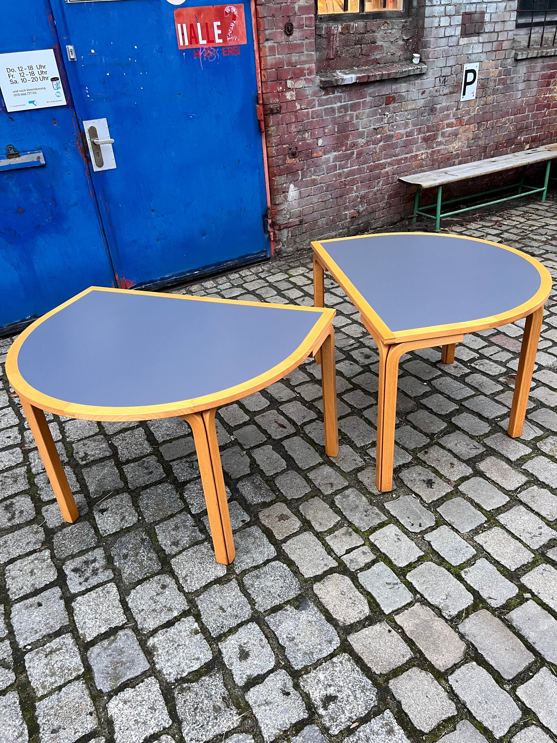 Vintage Esstisch halbrund grau von Rud Thygesen und Johnny Sørensen für Farstrup