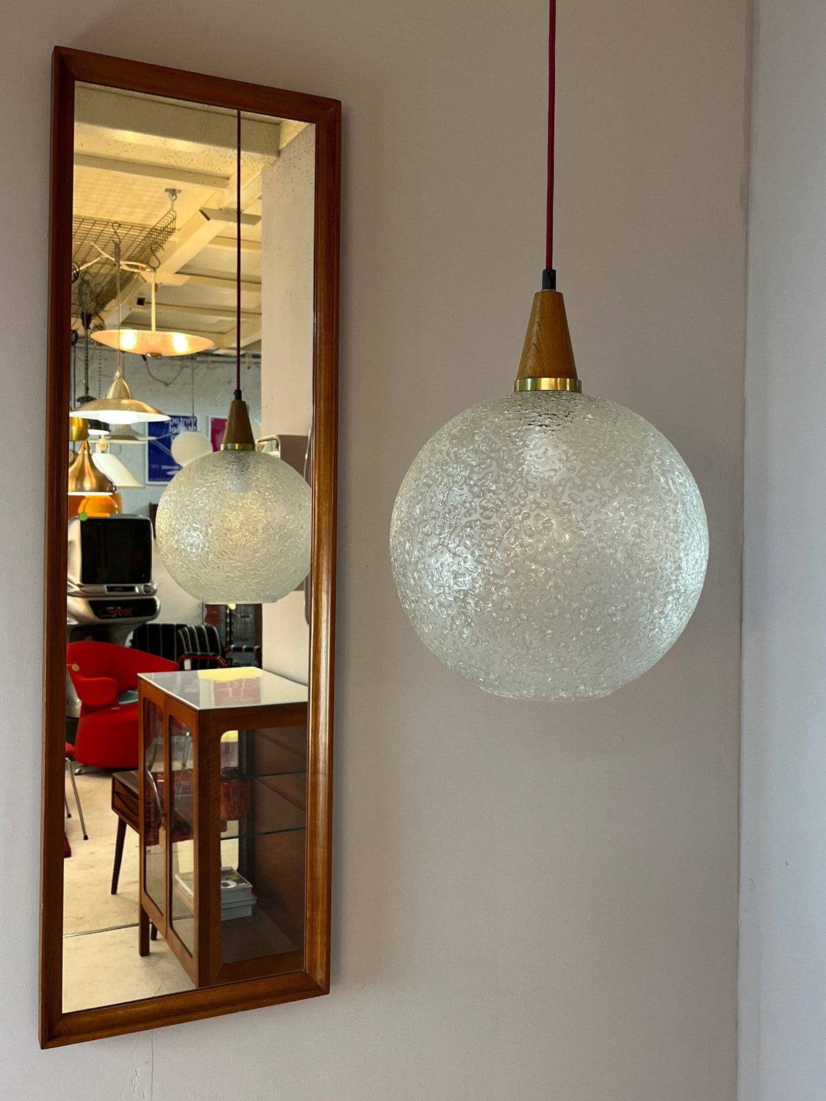 Lampe boule vintage en verre teck par Doria